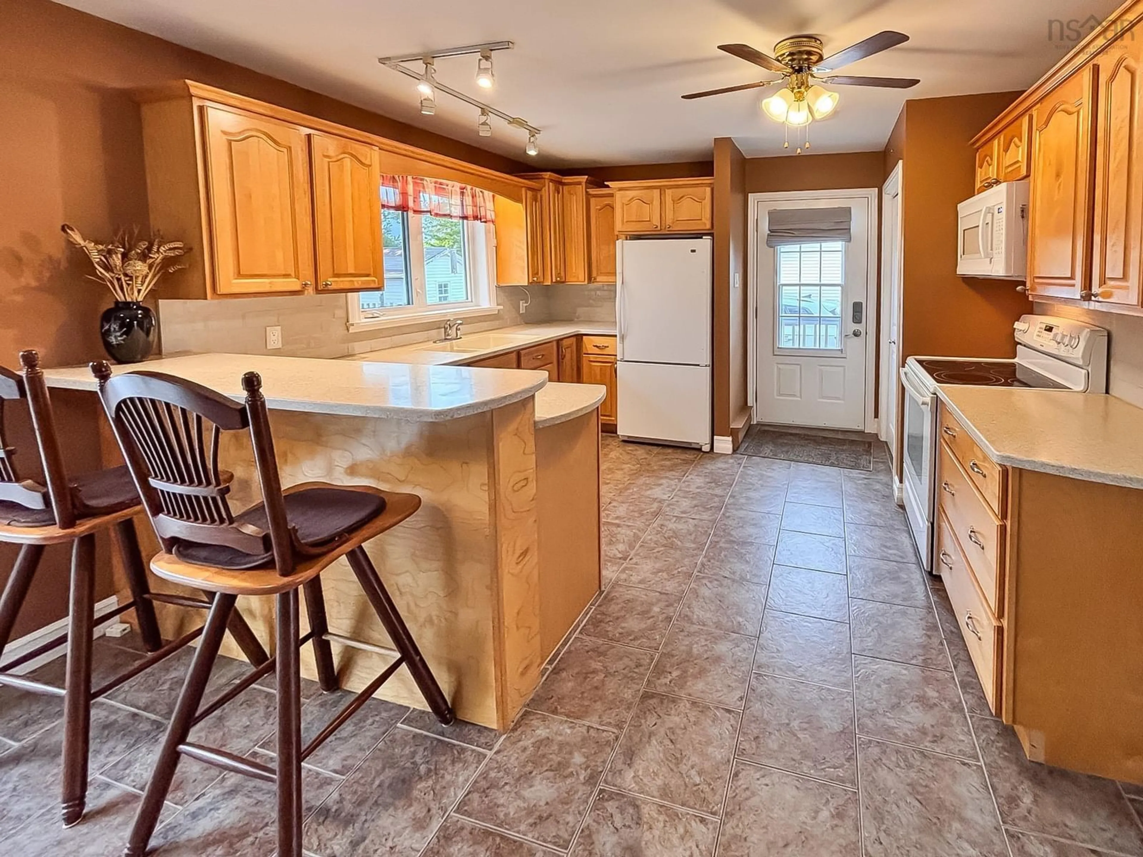 Standard kitchen, ceramic/tile floor for 20 Pinecrest Blvd, Bridgewater Nova Scotia B4V 3R4