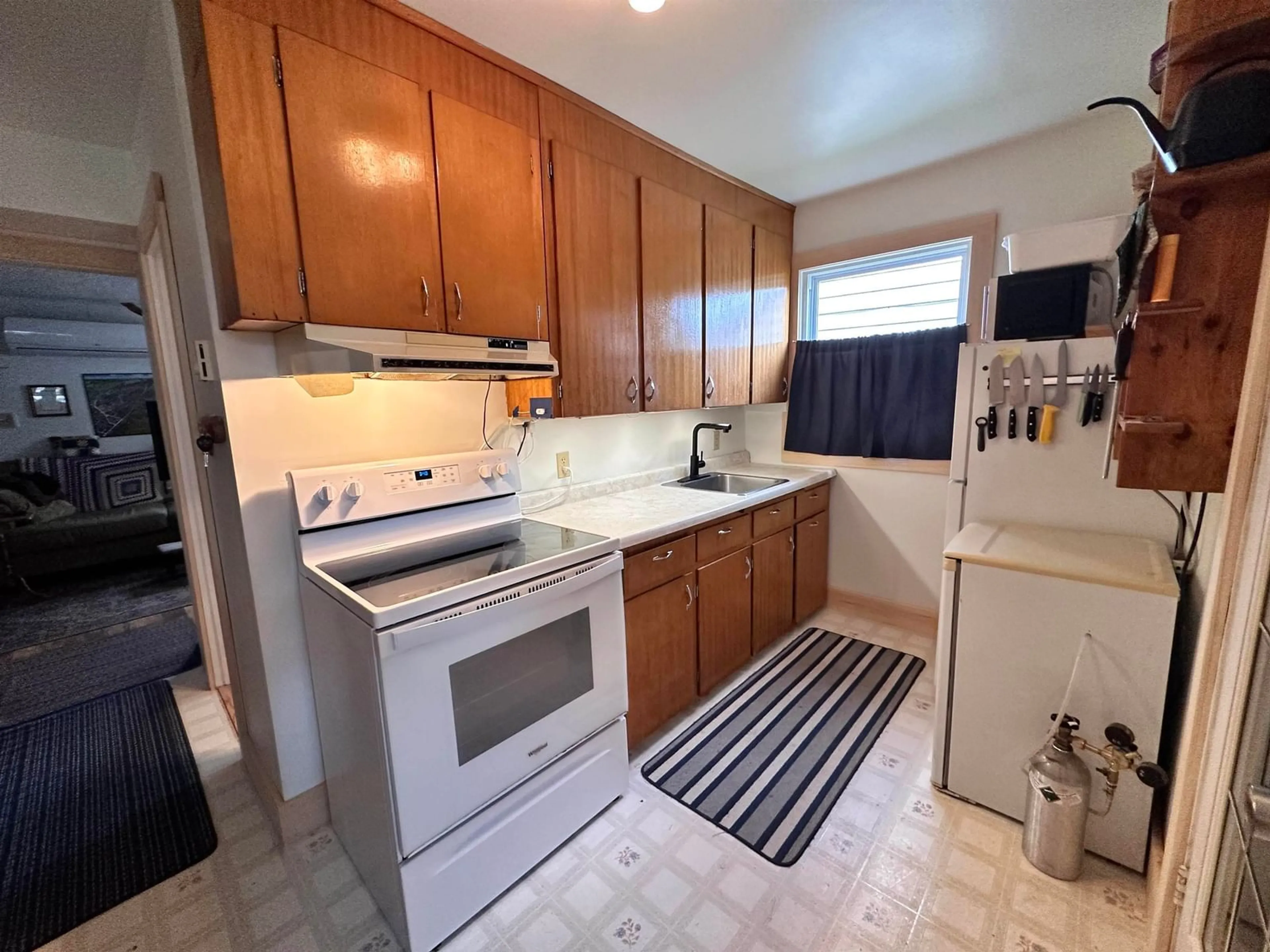 Standard kitchen, ceramic/tile floor for 3 Brookdale Cres, Liverpool Nova Scotia B0T 1K0