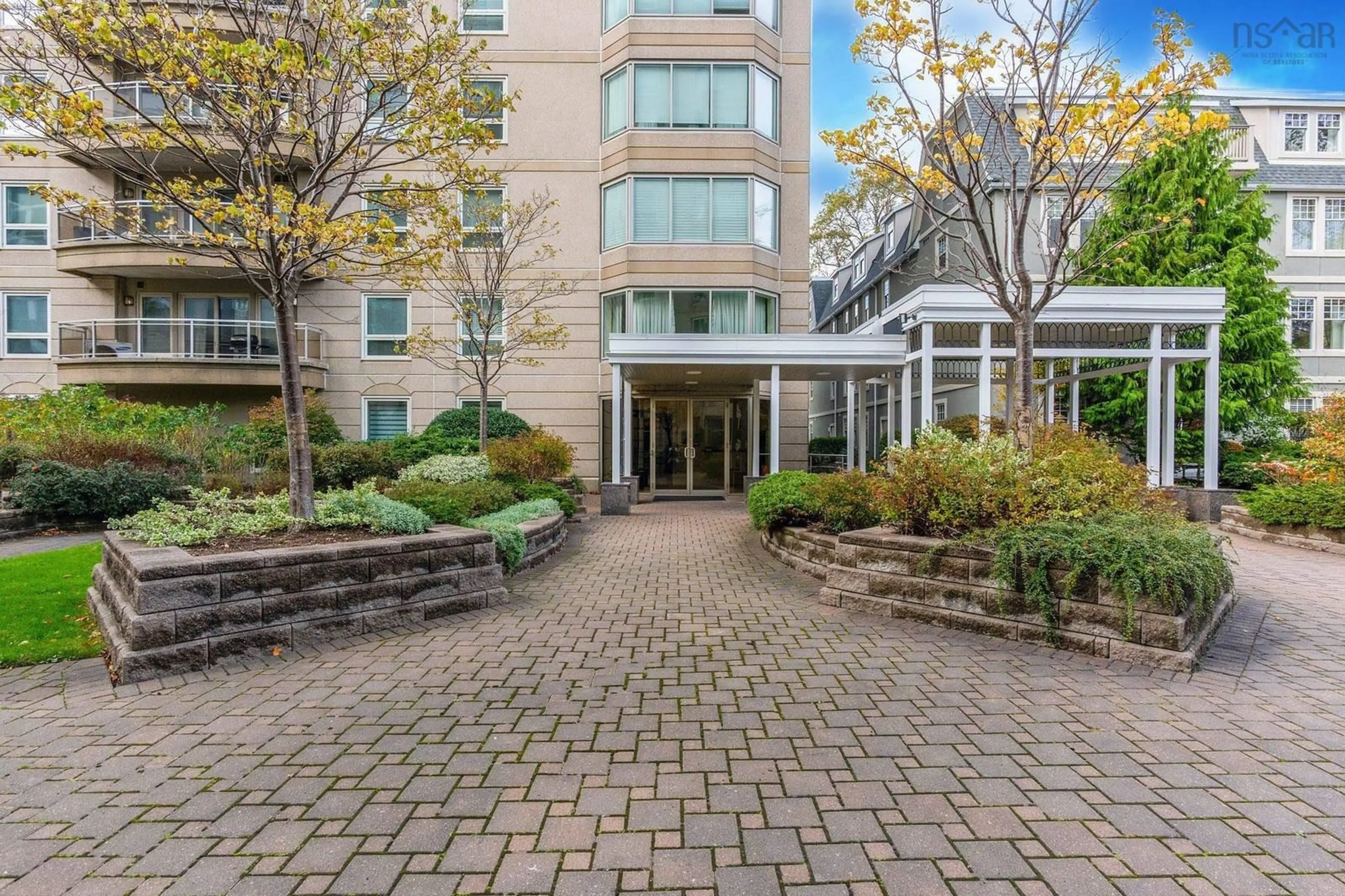 Indoor foyer for 1540 Summer St #604, Halifax Nova Scotia B3H 4R9
