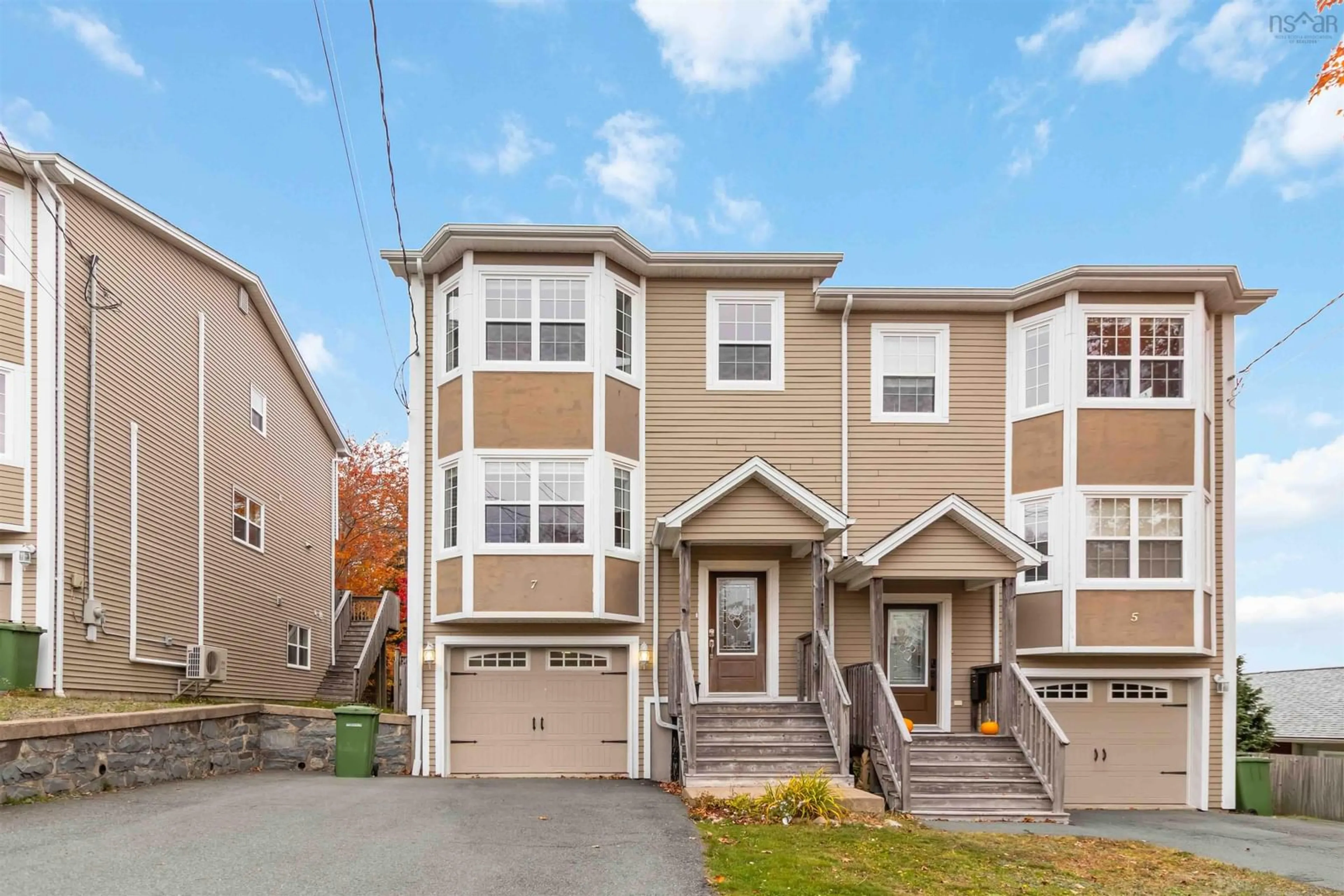 Home with vinyl exterior material, street for 7 Walsh Court, Halifax Nova Scotia B3N 3G8