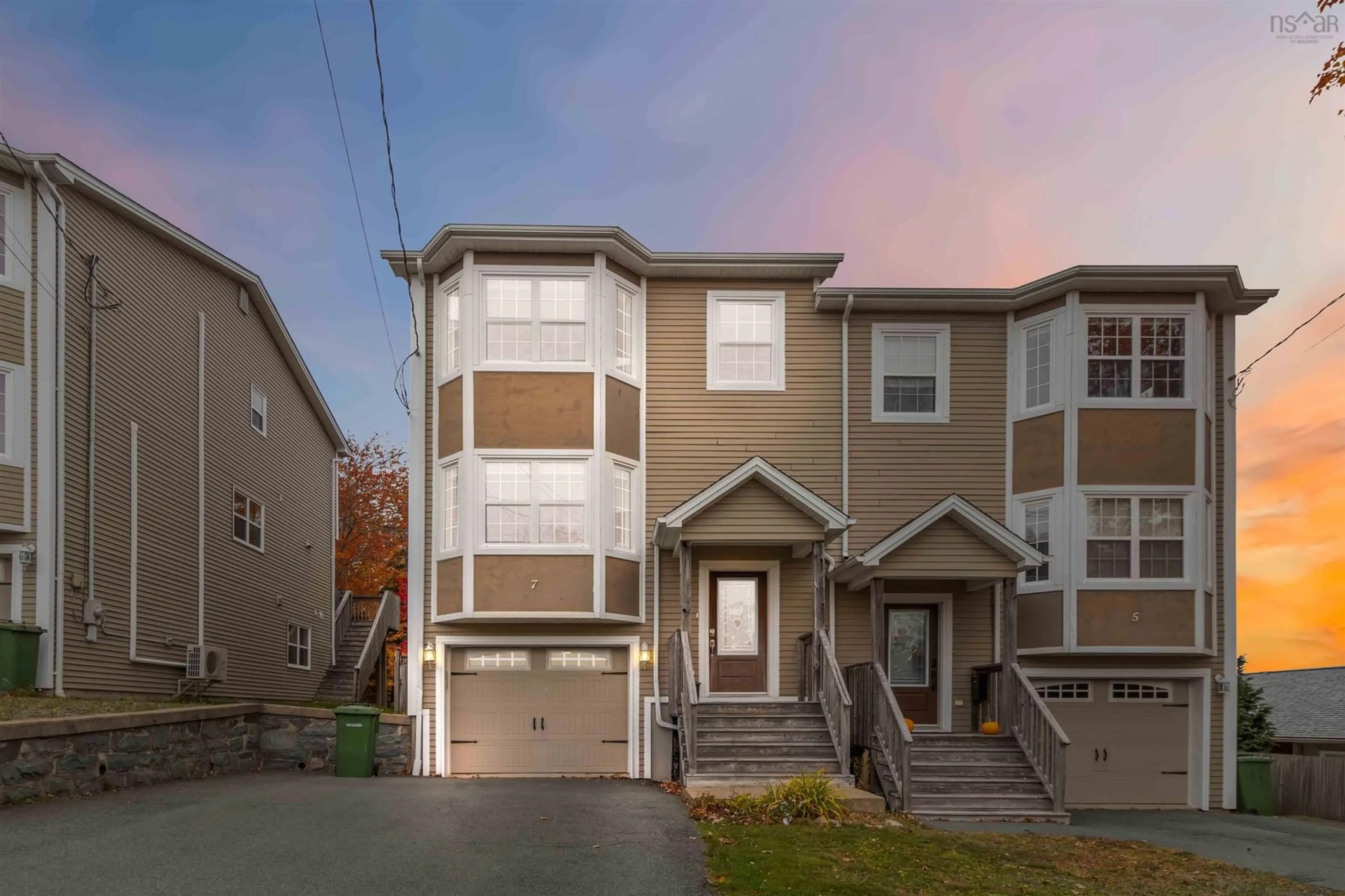 Home with vinyl exterior material, street for 7 Walsh Court, Halifax Nova Scotia B3N 3G8