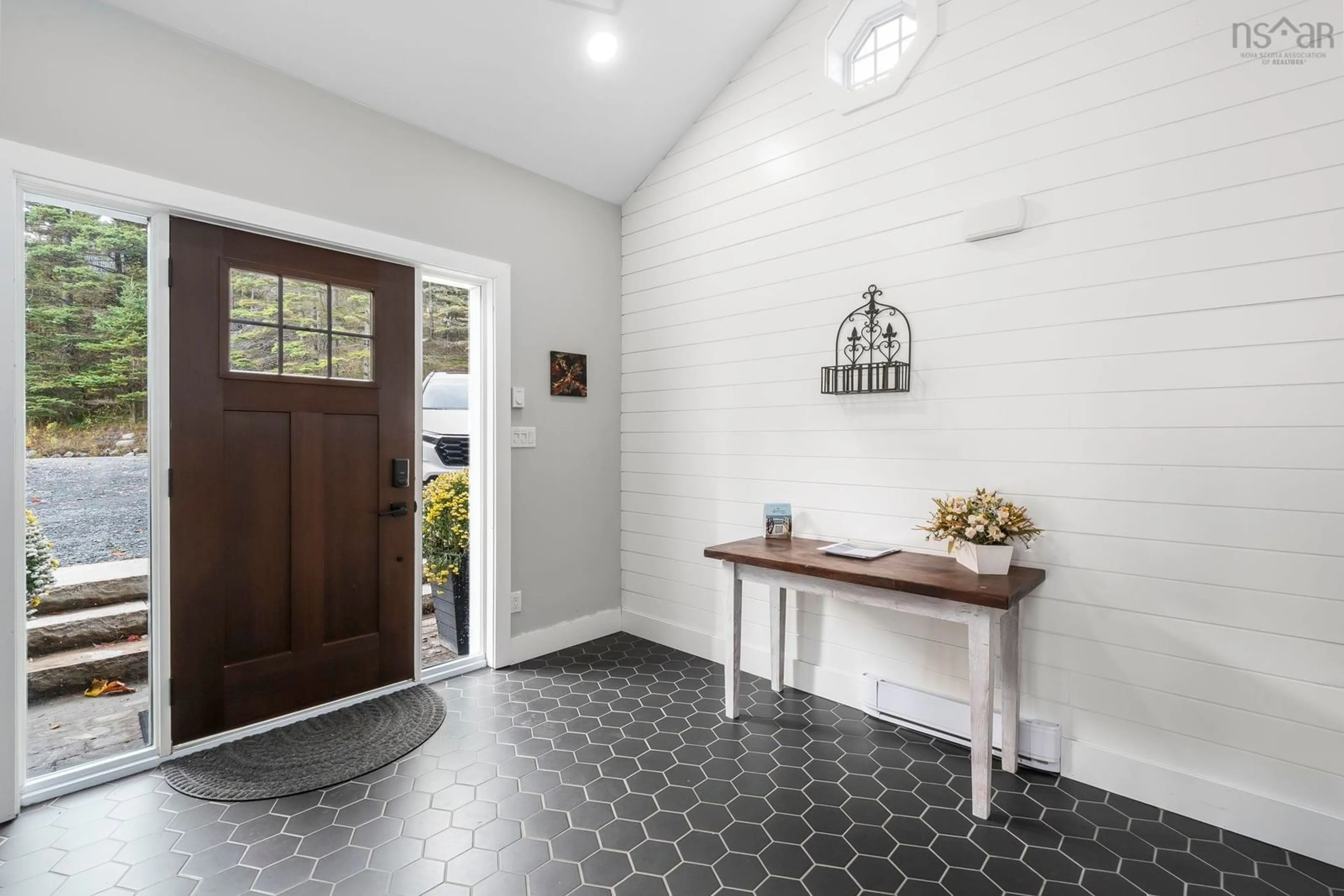 Indoor entryway for 6566 St Margarets Bay Rd, Head Of St. Margarets Bay Nova Scotia B3Z 1Y3