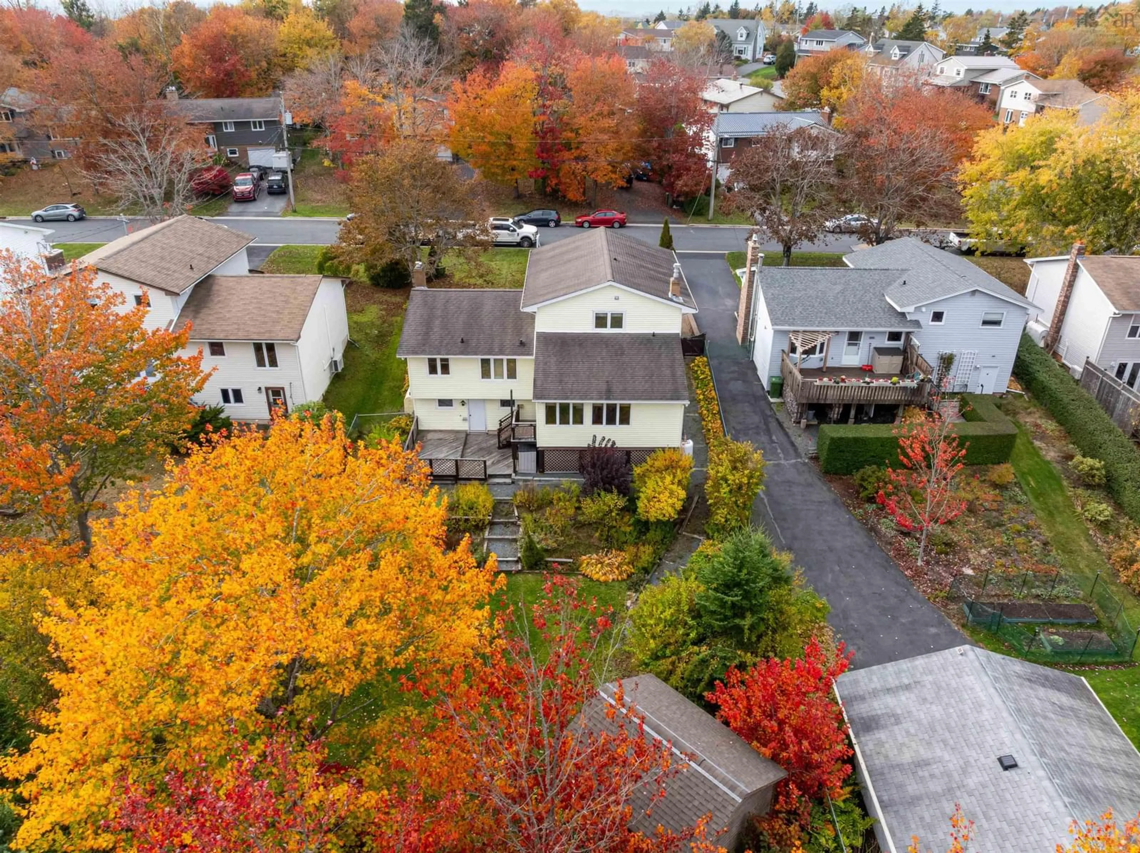 A pic from outside/outdoor area/front of a property/back of a property/a pic from drone, street for 50 Spence Dr, Cole Harbour Nova Scotia B2V 1W5