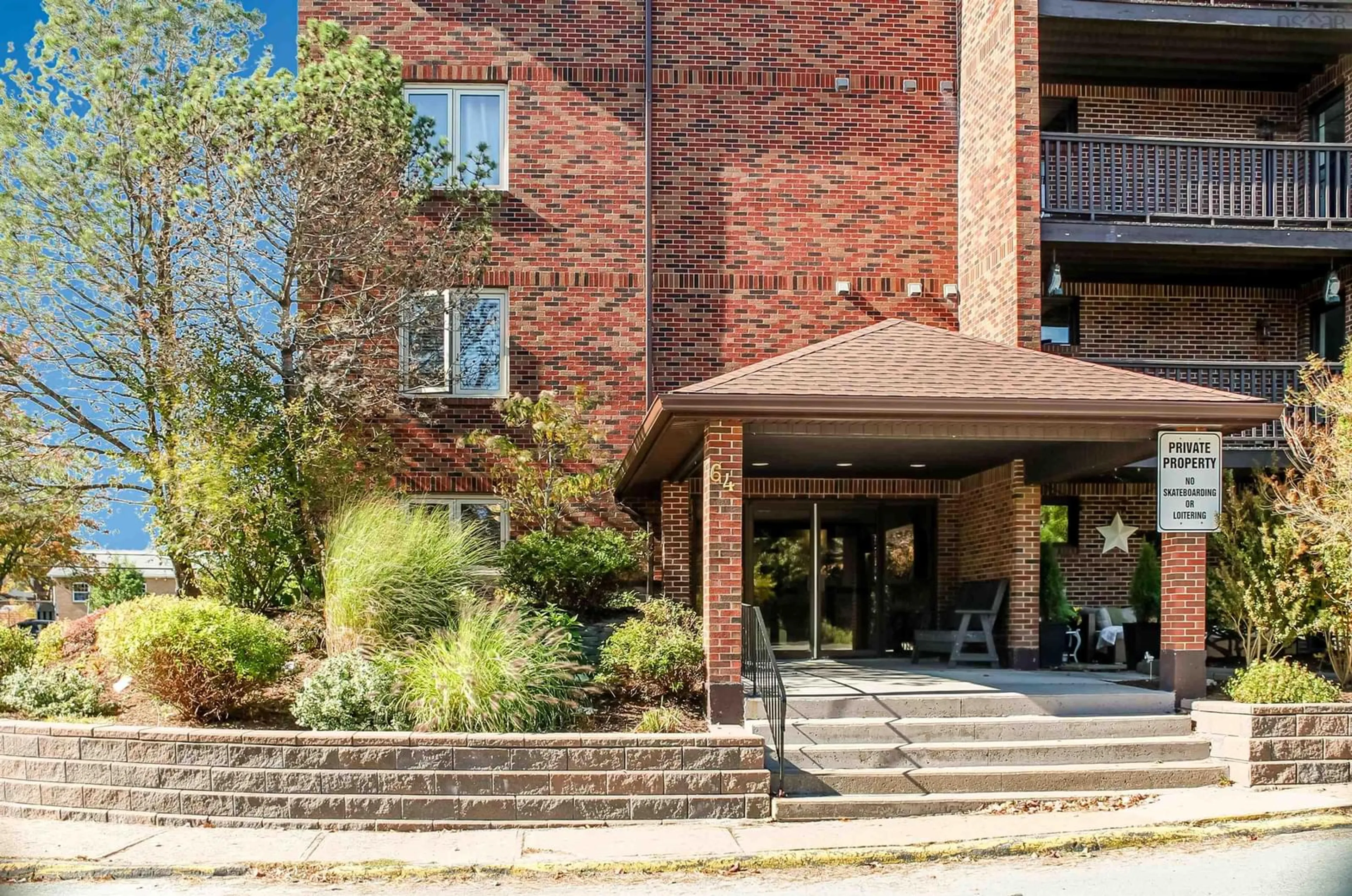 Indoor foyer for 64 Cumberland Dr #410, Cole Harbour Nova Scotia B2V 2C7