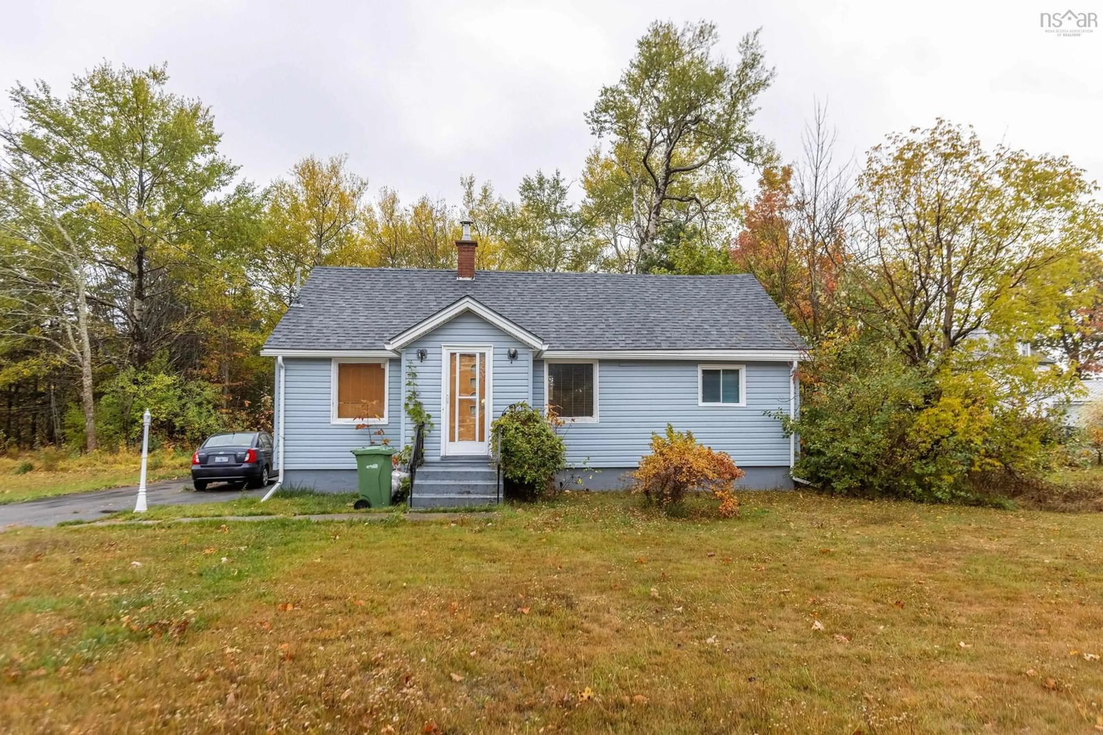 Home with vinyl exterior material, unknown for 59 Mcfarlane St, Springhill Nova Scotia B0M 1X0