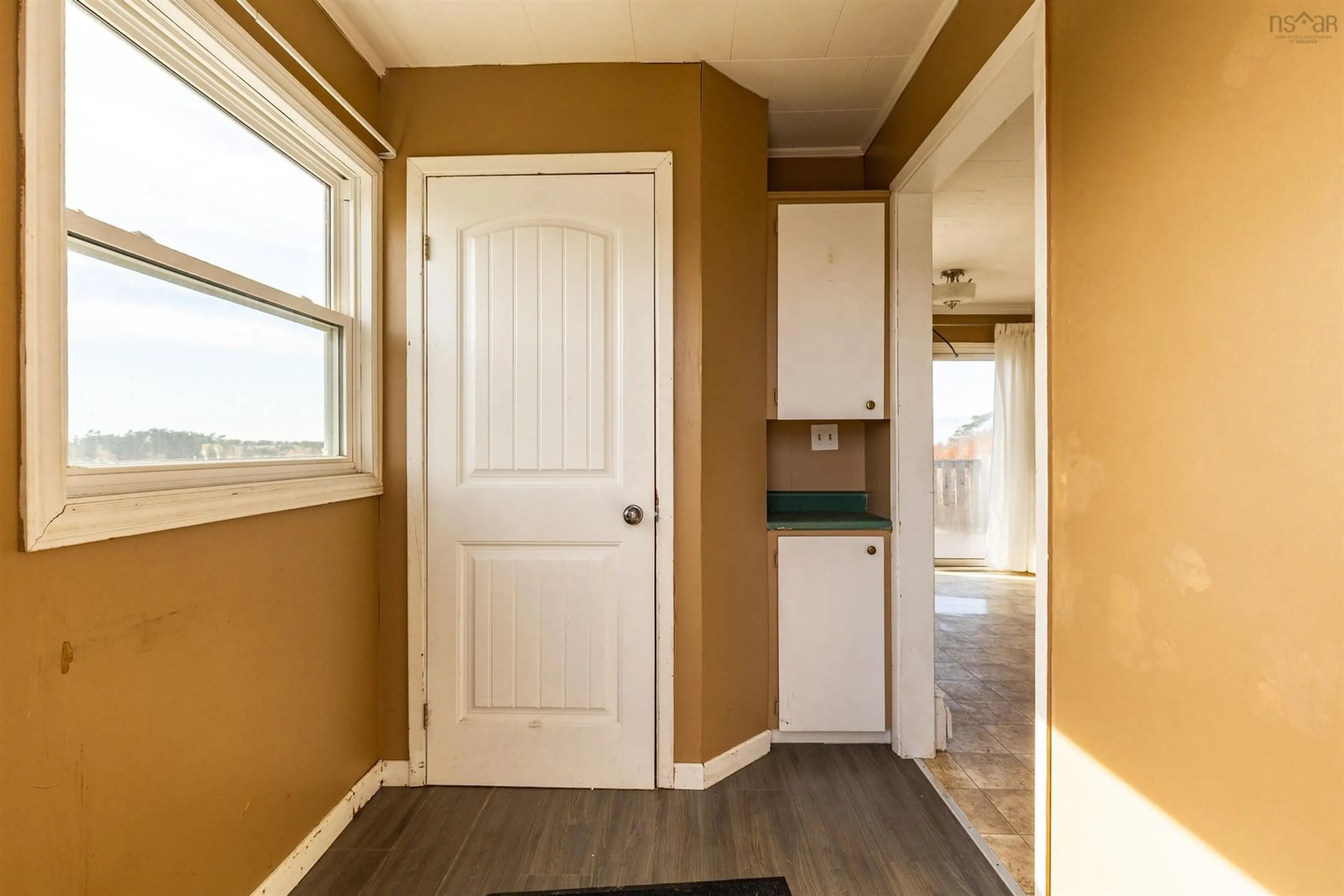 Indoor entryway for 228 Common Cross Rd, Saulnierville Nova Scotia B0W 2Z0