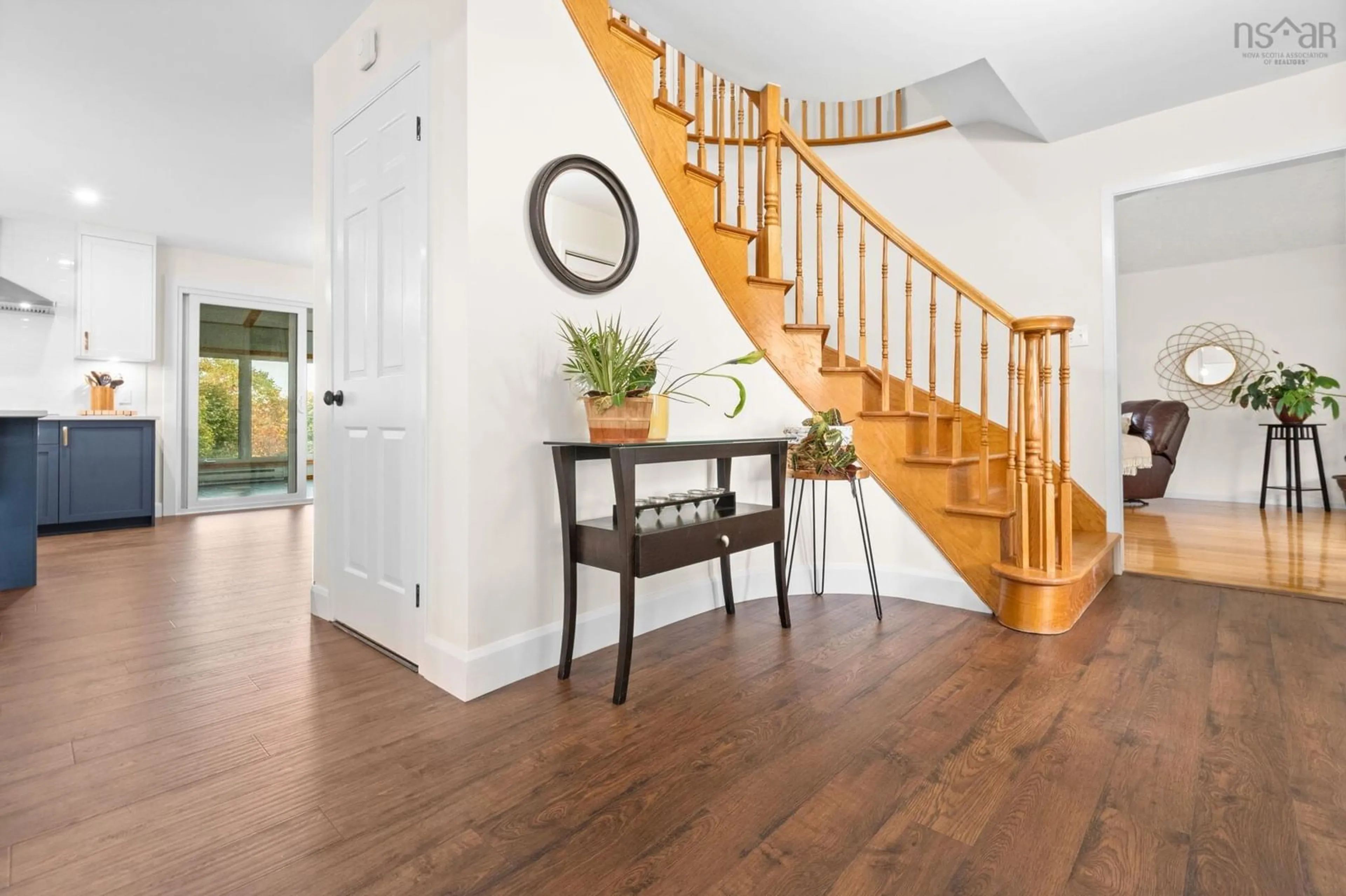 Indoor entryway for 14 Bayswater Rd, Dartmouth Nova Scotia B2W 4E1