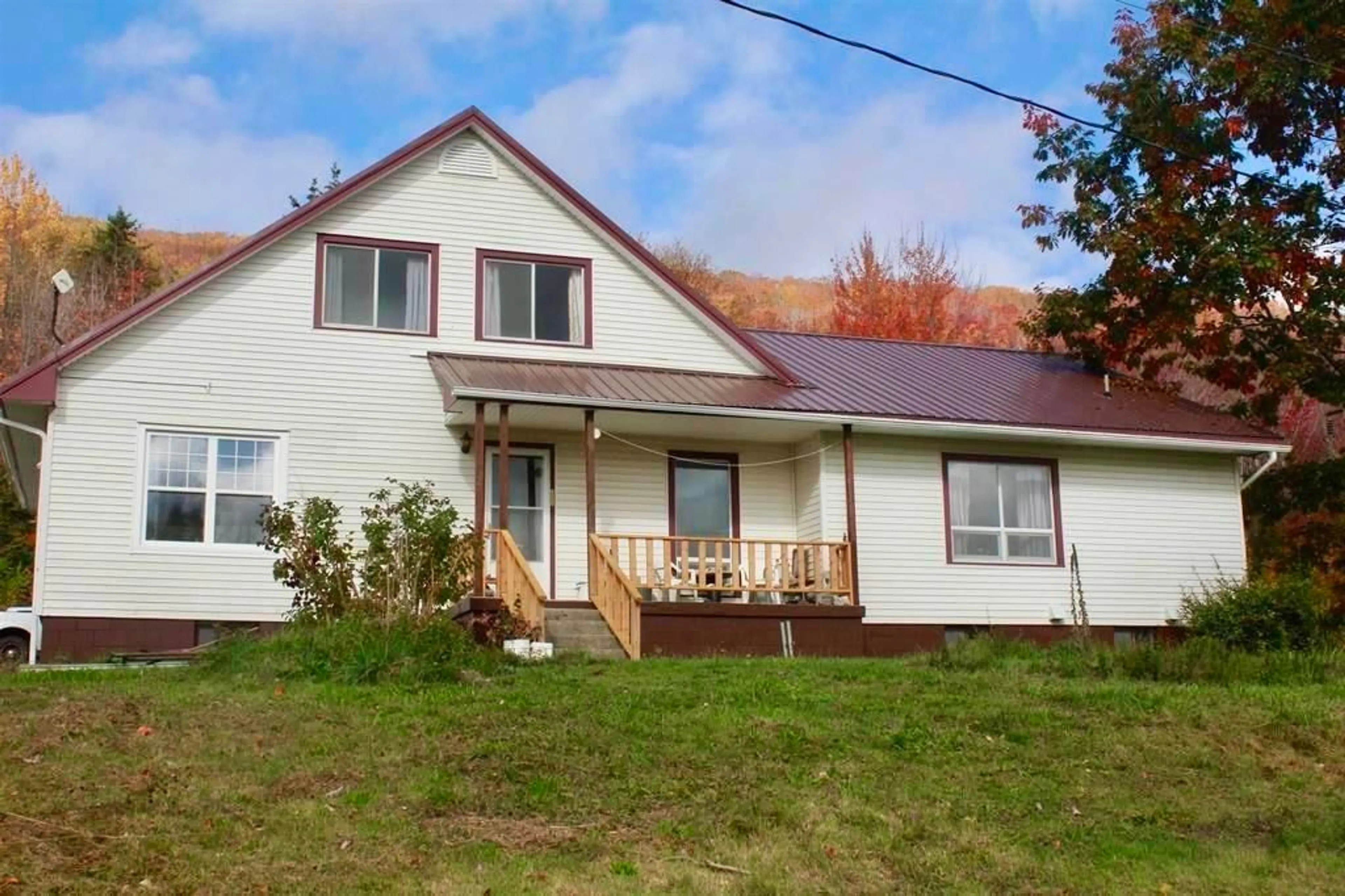 Home with vinyl exterior material, unknown for 10783 Highway 105, Aberdeen Nova Scotia B0E 3M0
