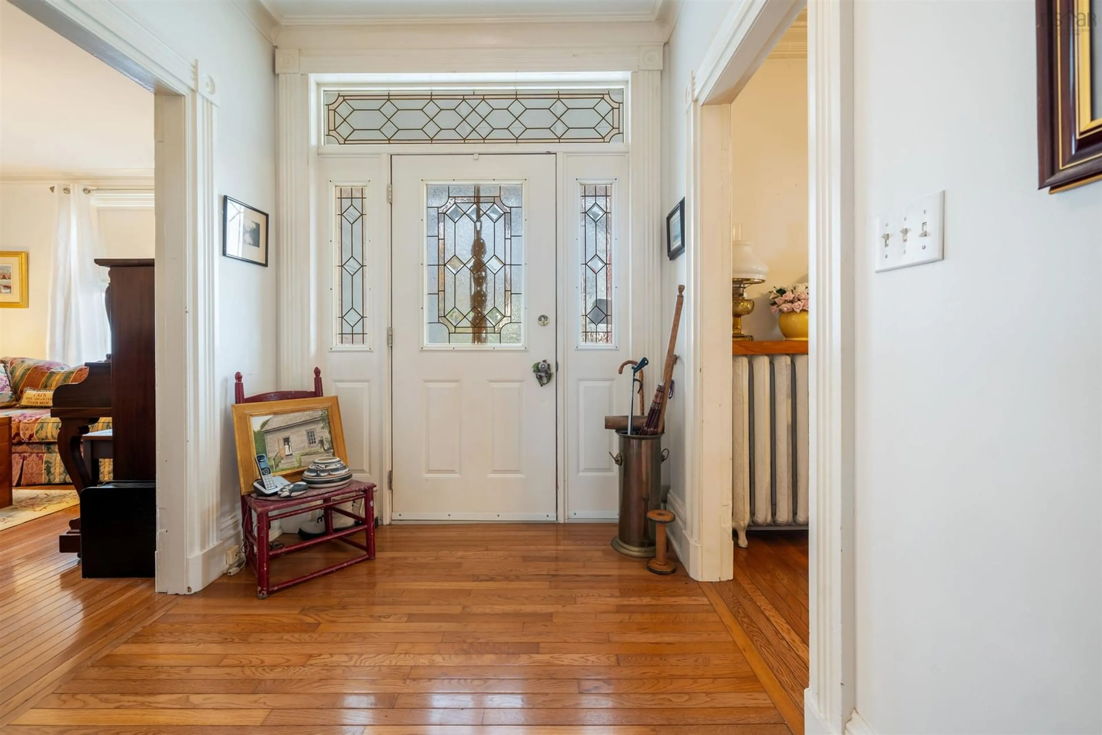 Indoor entryway for 15 Prince St, Pictou Nova Scotia B0K 1H0