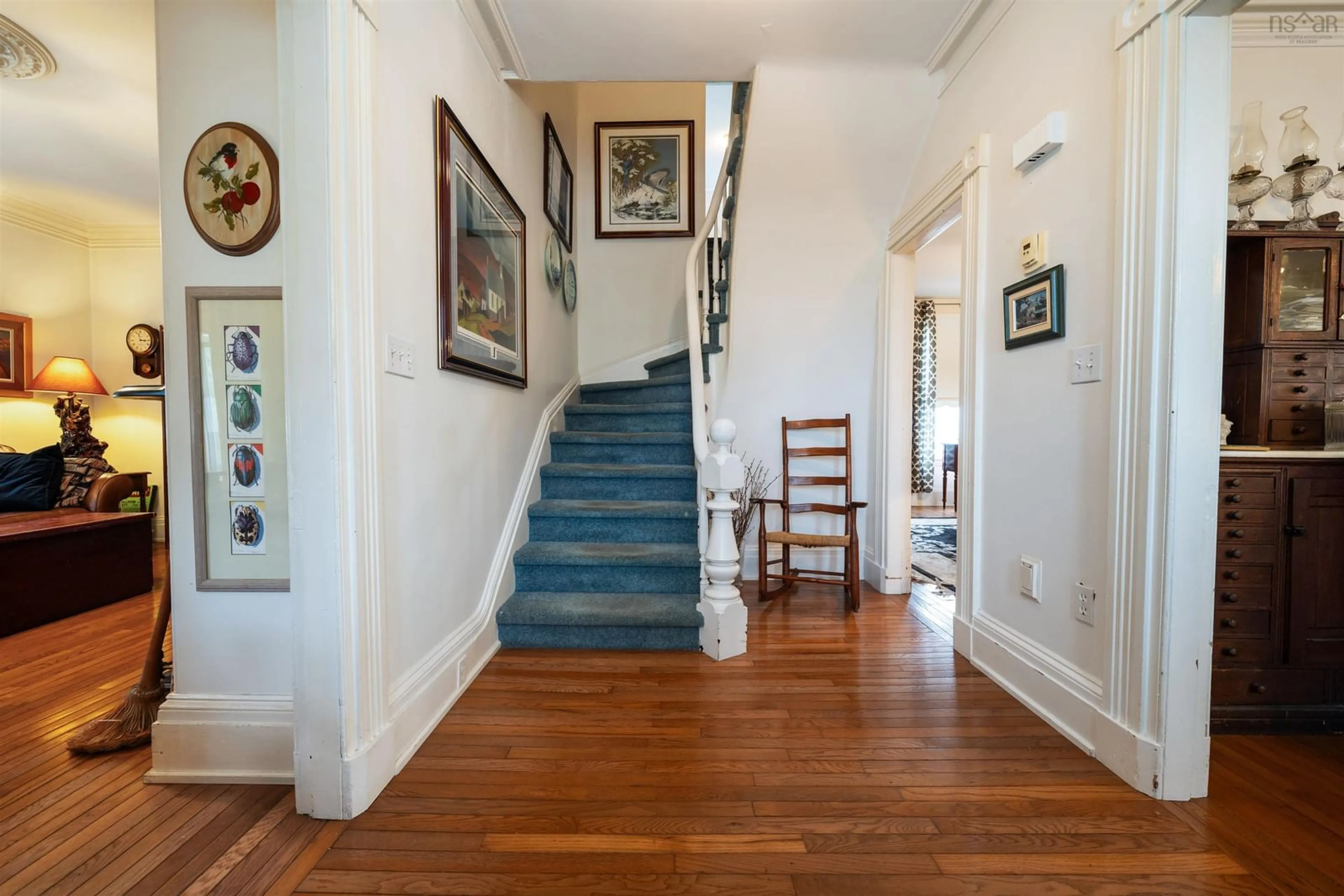 Indoor foyer for 15 Prince St, Pictou Nova Scotia B0K 1H0