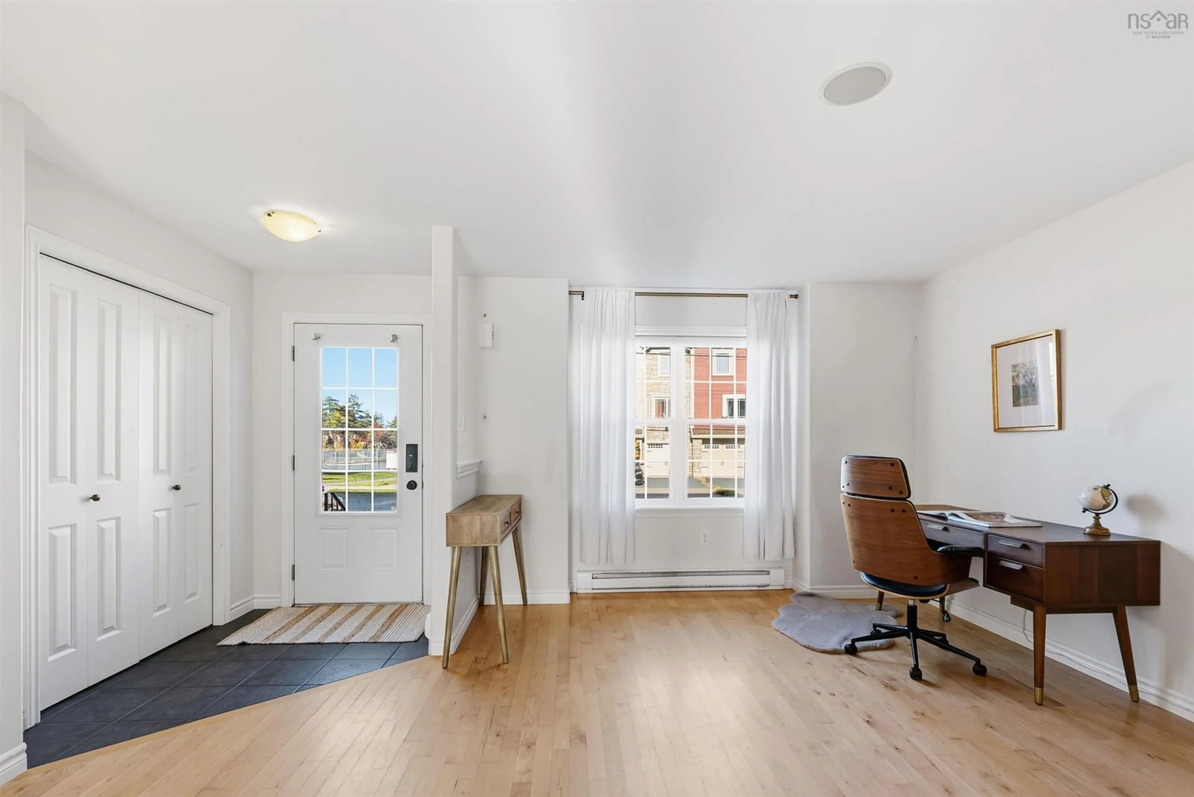 Indoor entryway for 190 Transom Dr, Halifax Nova Scotia B3M 4T7
