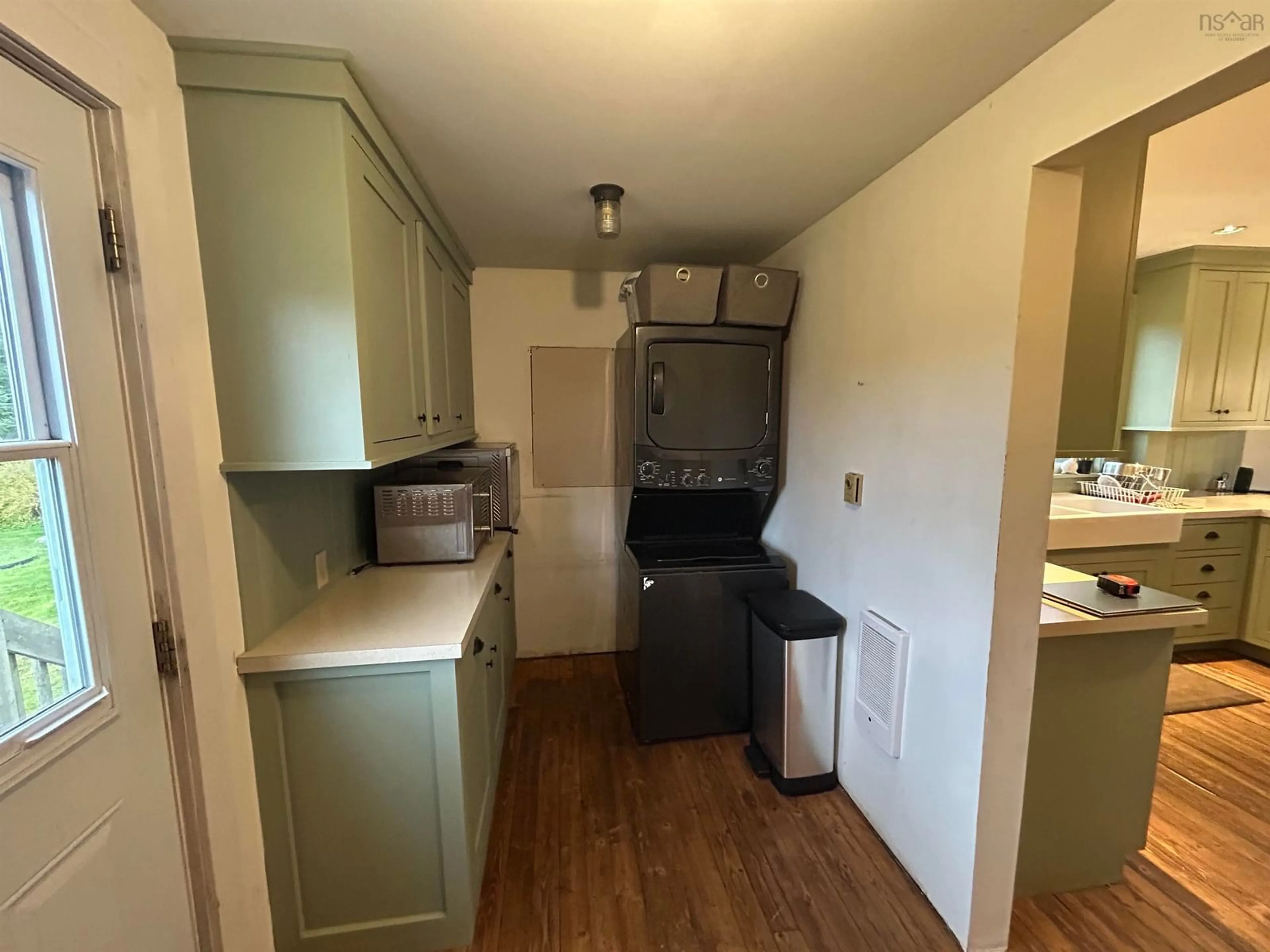 Standard kitchen, wood/laminate floor for 3 Flower Garden Lane, Halifax Nova Scotia B0J 1Y0