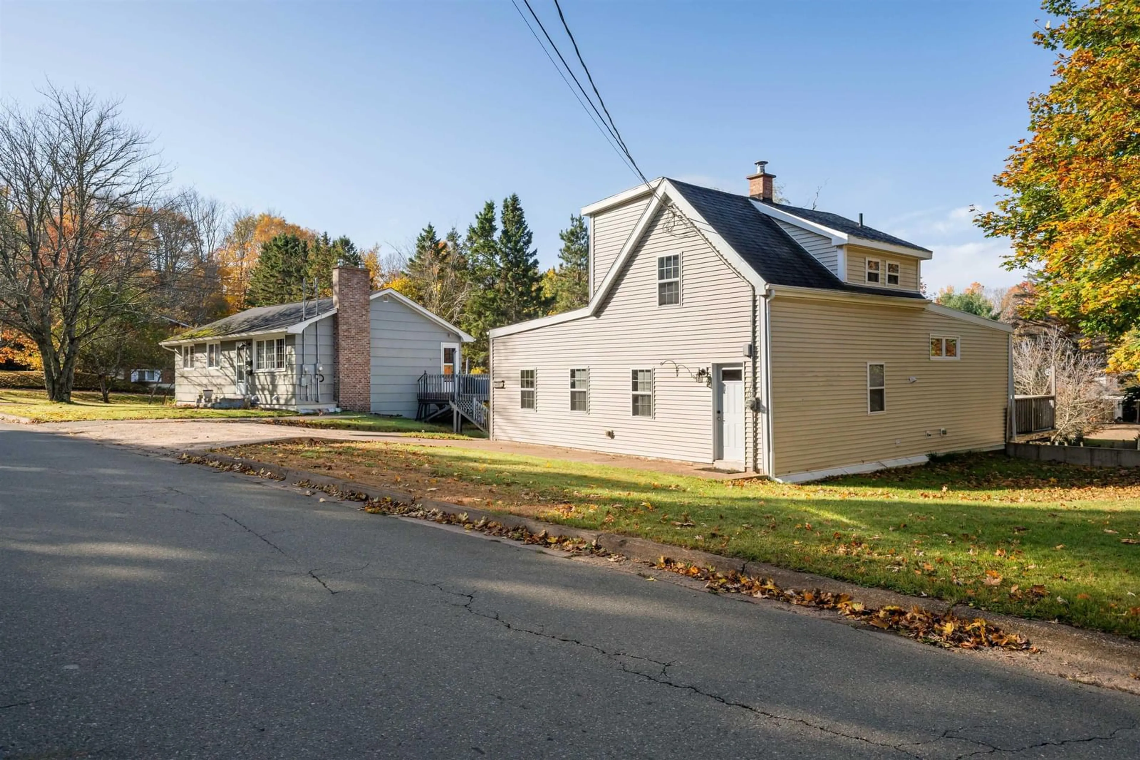 A pic from outside/outdoor area/front of a property/back of a property/a pic from drone, street for 208 Pleasant St, Truro Nova Scotia B2N 3S8