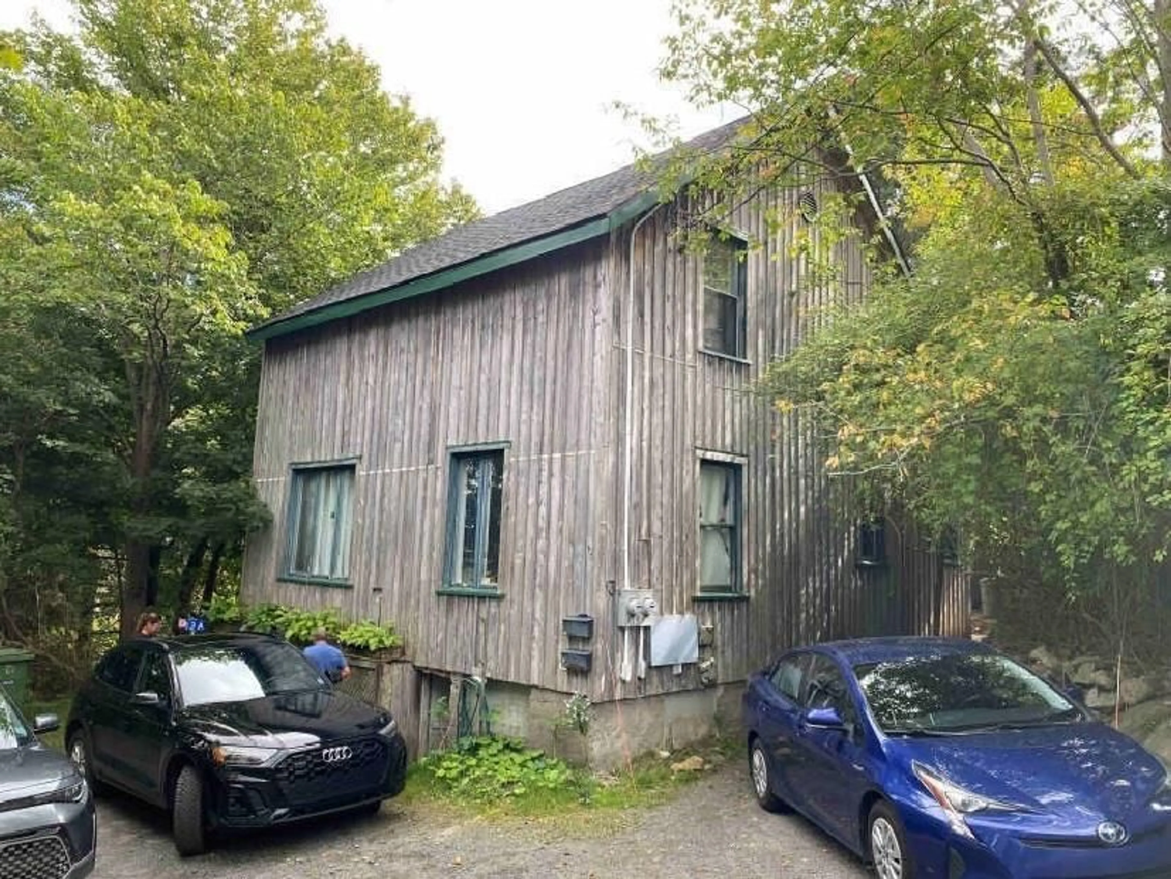 A pic from outside/outdoor area/front of a property/back of a property/a pic from drone, building for 13 Pineridge Dr, Armdale Nova Scotia B3N 1C5