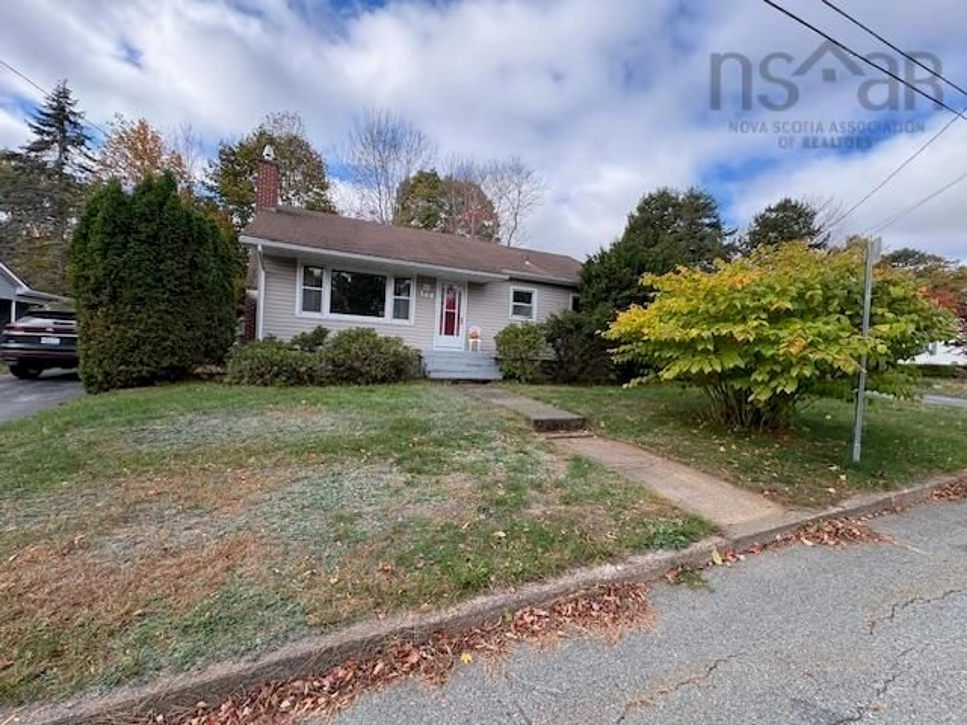 A pic from outside/outdoor area/front of a property/back of a property/a pic from drone, street for 169 Crescent St, Bridgewater Nova Scotia B4V 1L1