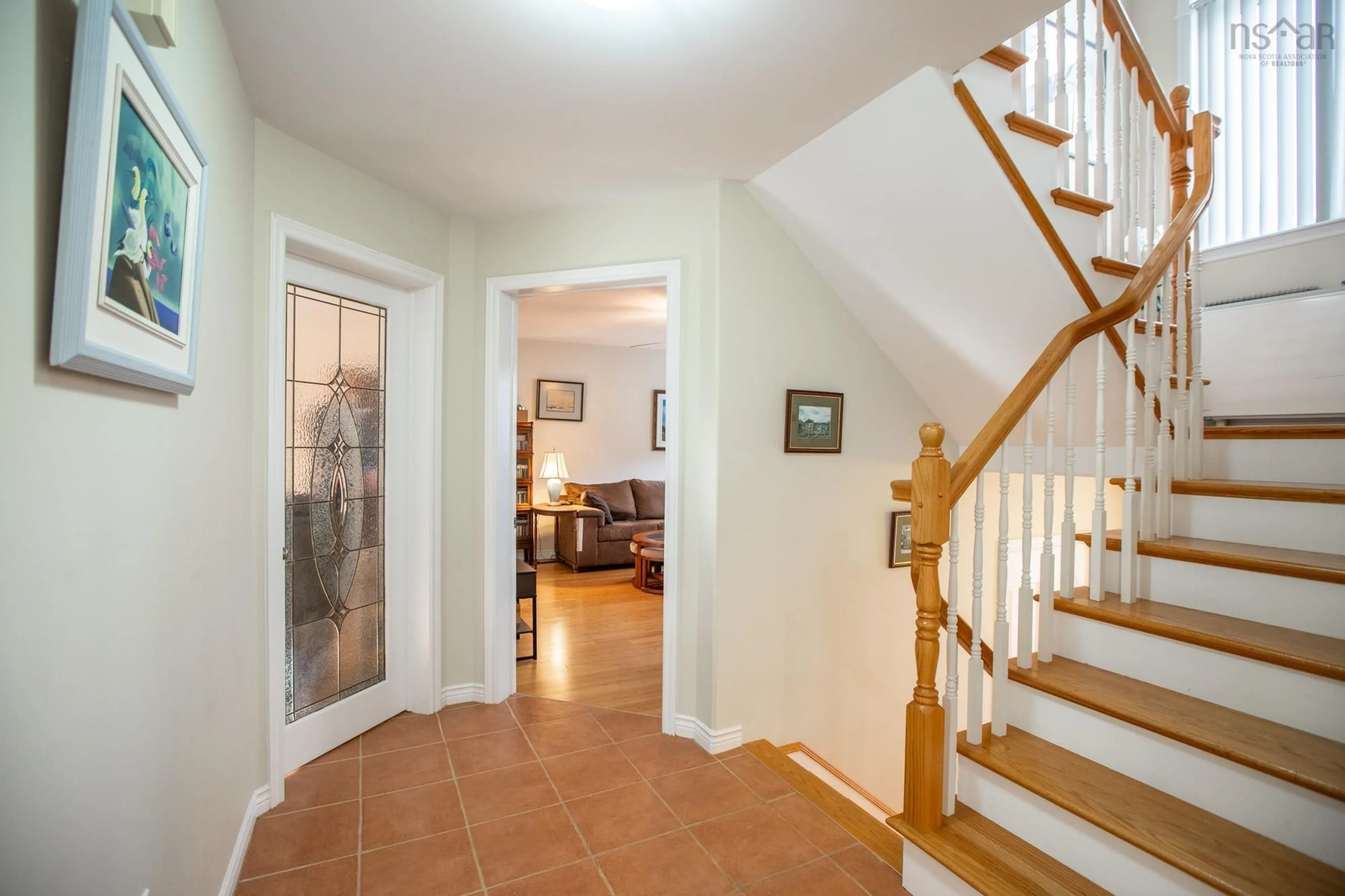Indoor foyer for 110 Oceanview Dr, Bedford Nova Scotia B4A 4C5