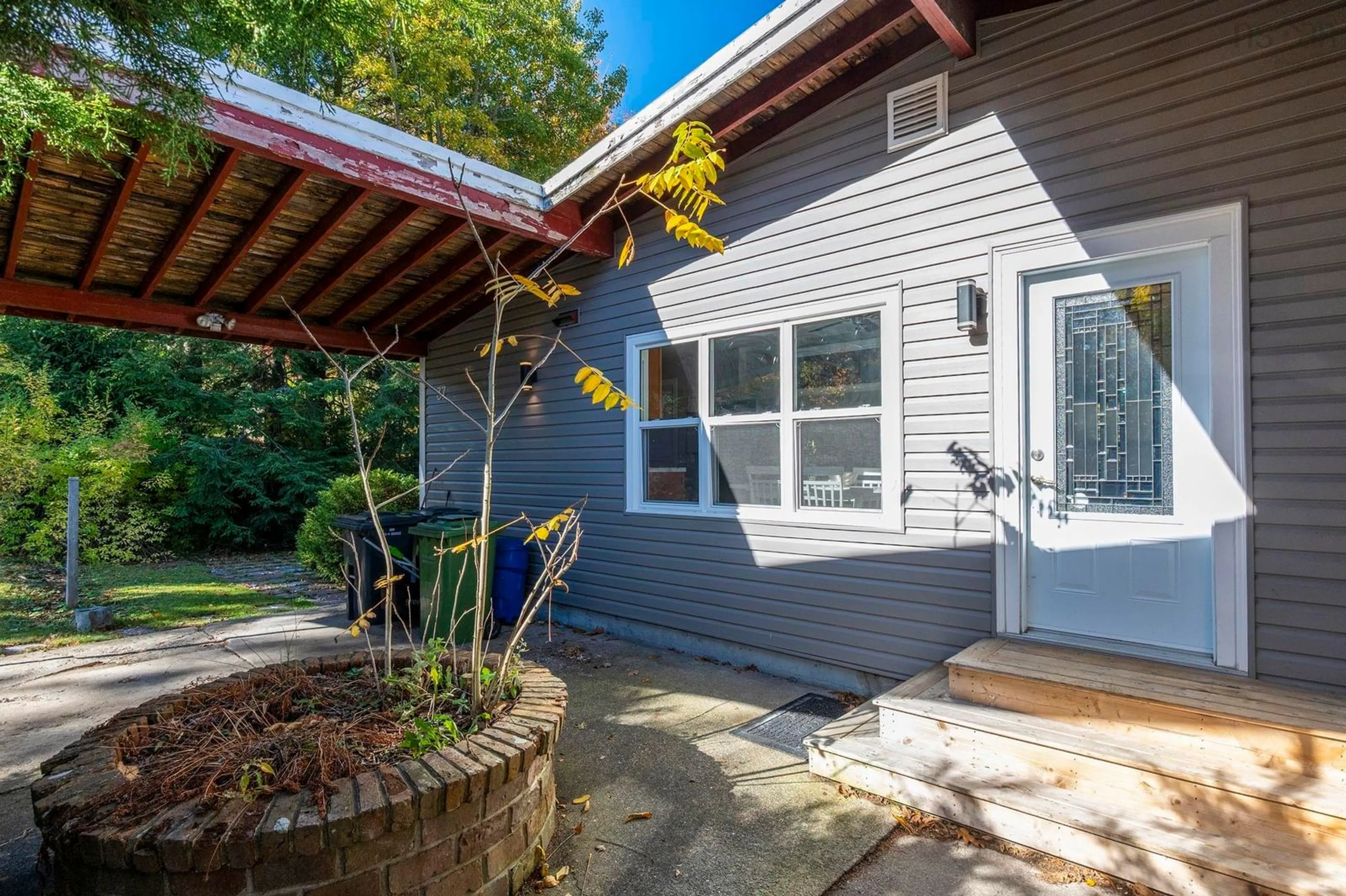 Unknown for 37 Sherbrooke Dr, Halifax Nova Scotia B3M 1P5