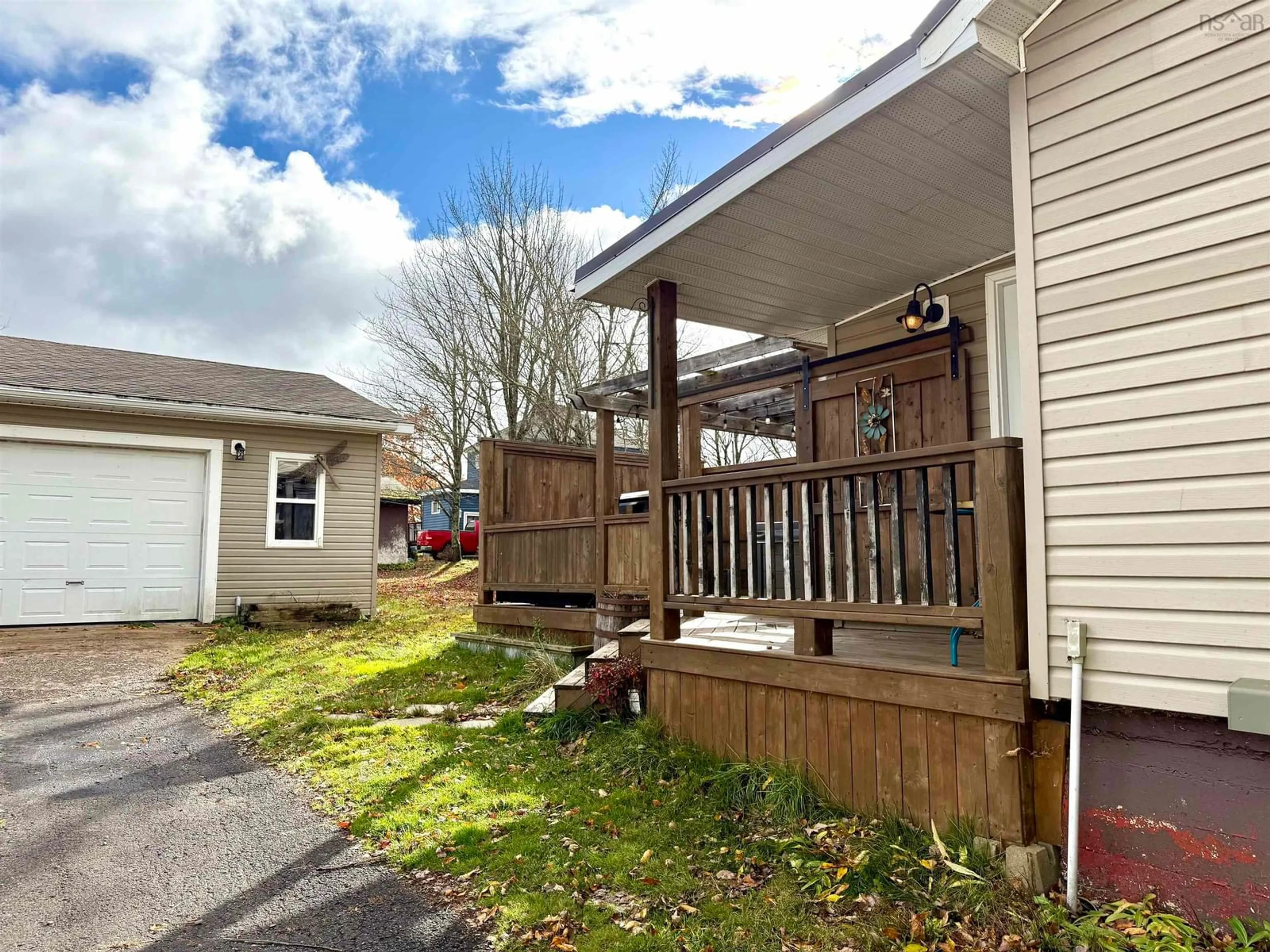 Patio, street for 217 Main St, Springhill Nova Scotia B0M 1X0