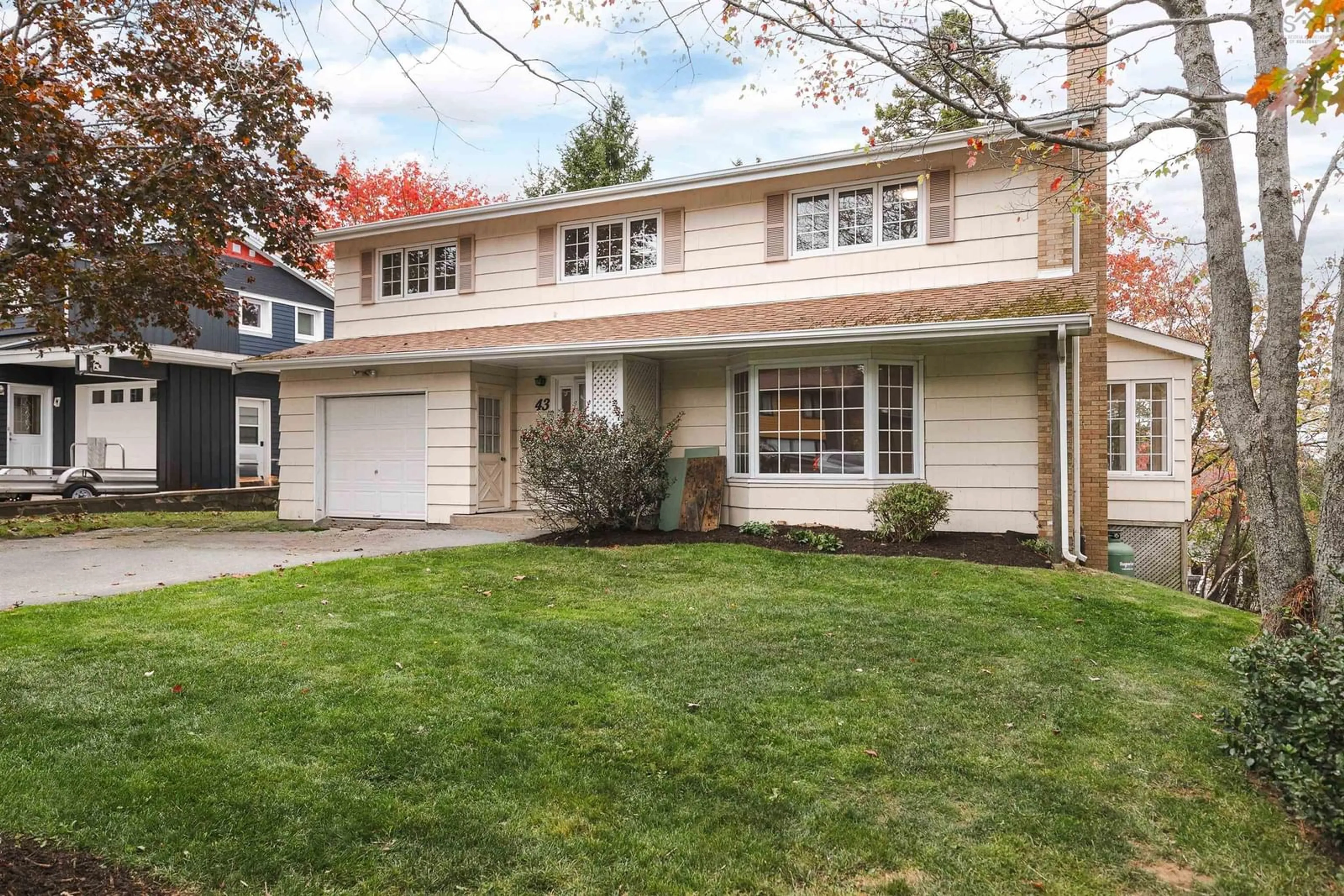 Home with vinyl exterior material, street for 43 Deepwood Cres, Halifax Nova Scotia B3M 2Y5