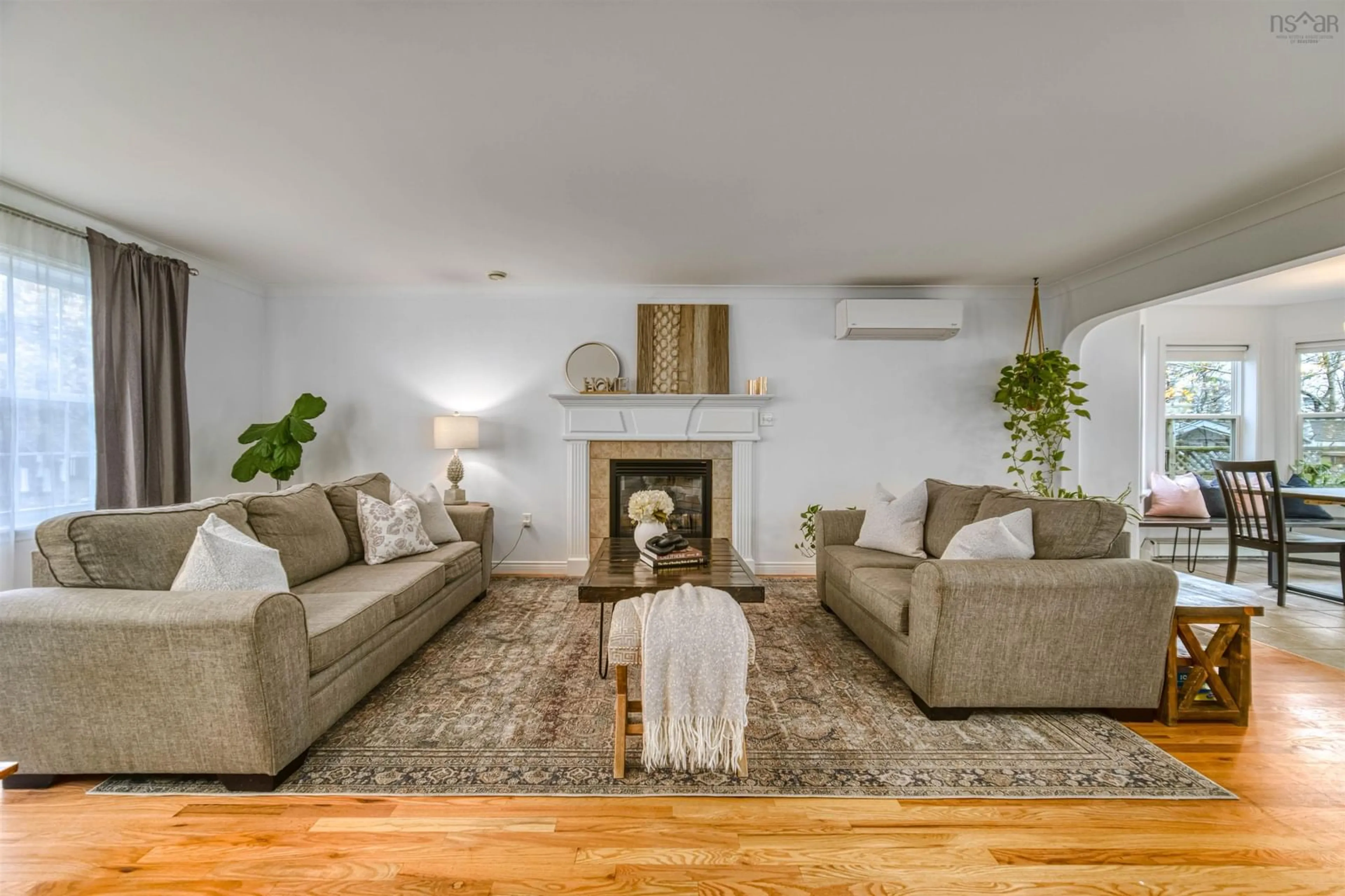 Living room with furniture, unknown for 208 Oceanview Dr, Bedford Nova Scotia B4A 4G9