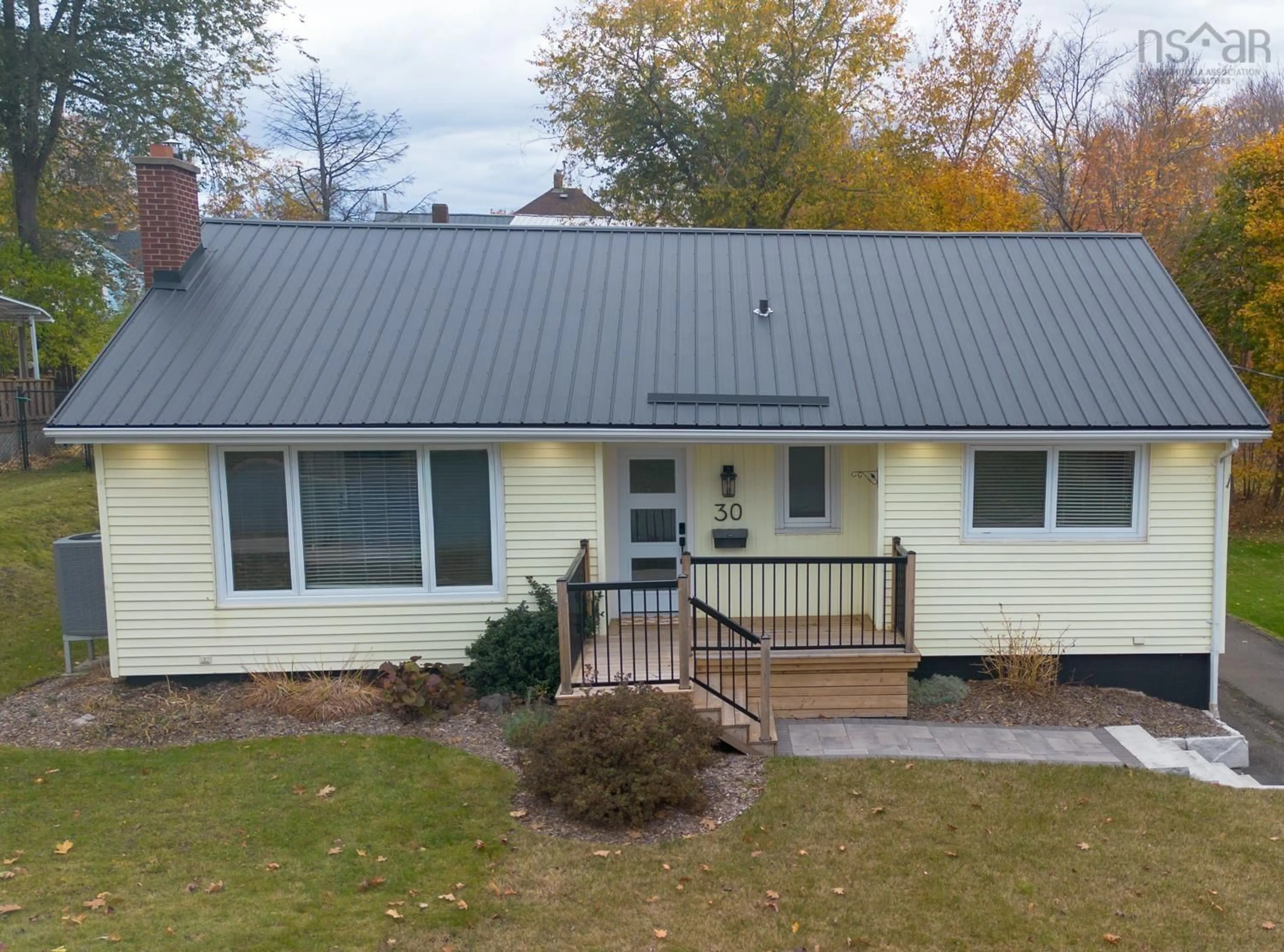 Home with vinyl exterior material, unknown for 30 South St, Truro Nova Scotia B2N 4C1