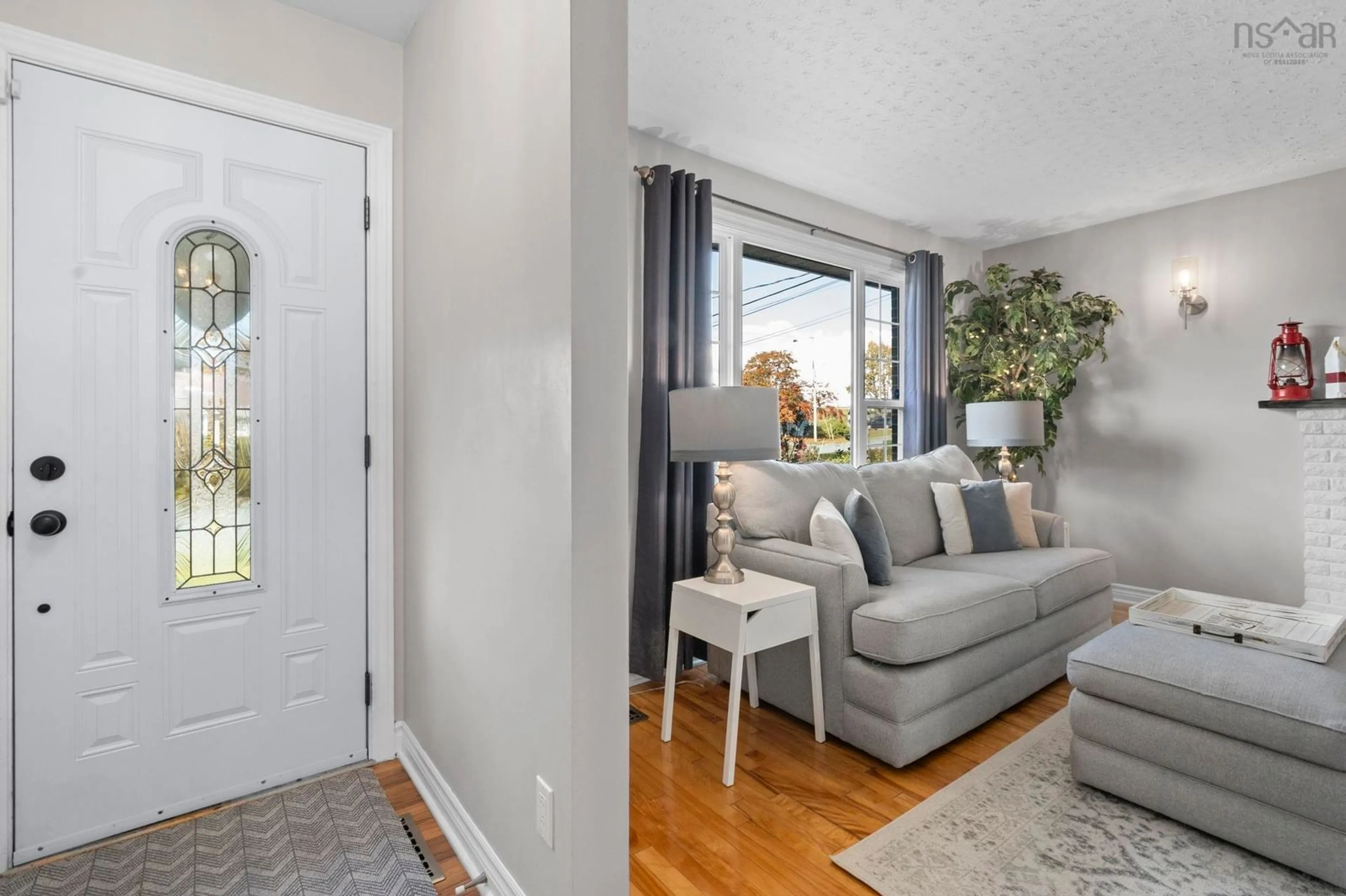 Indoor entryway for 7 Shawinigan Rd, Dartmouth Nova Scotia B2W 3A1