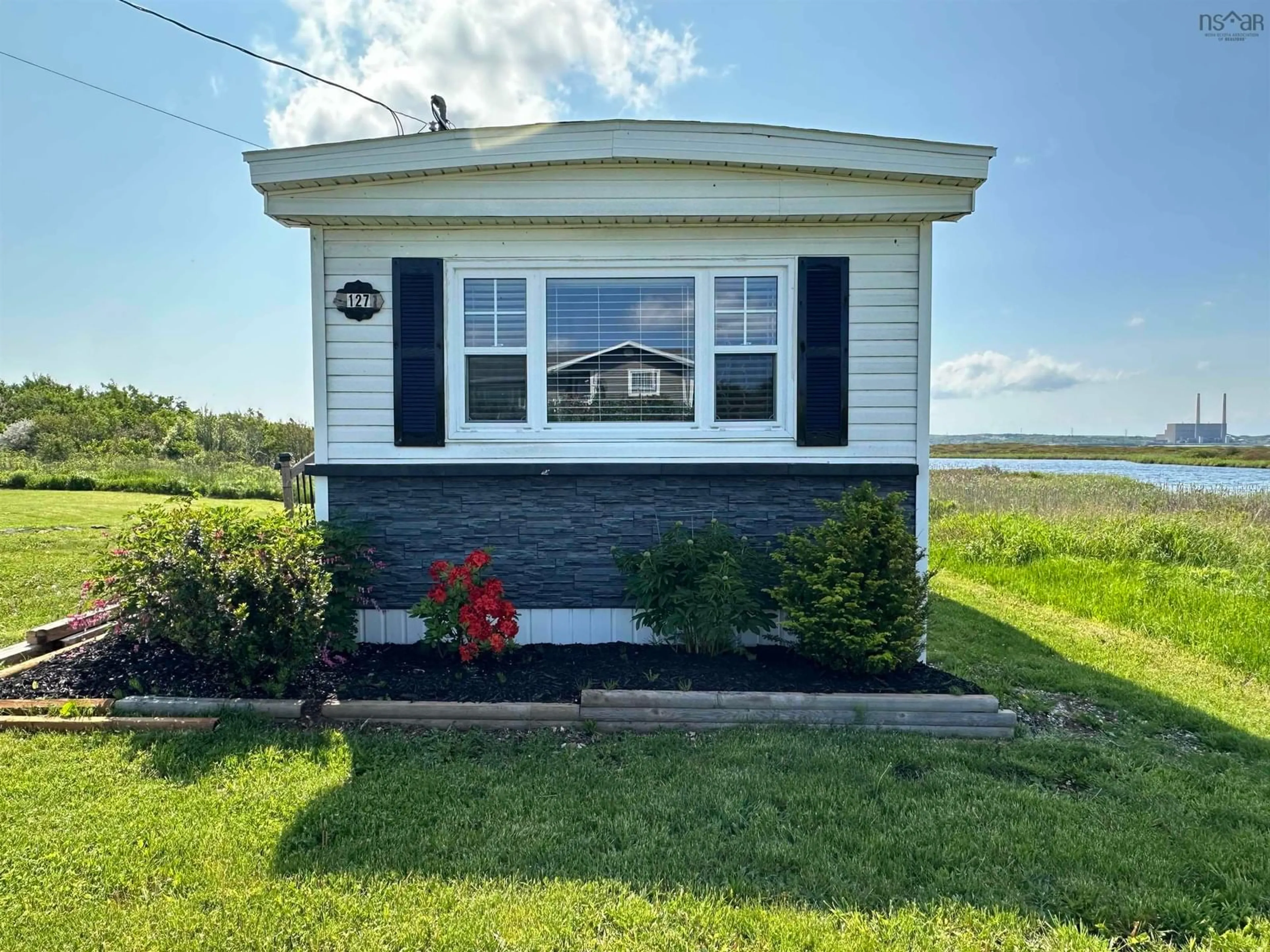 Home with vinyl exterior material, water/lake/river/ocean view for 127 Park St, Dominion Nova Scotia B1G 1R7