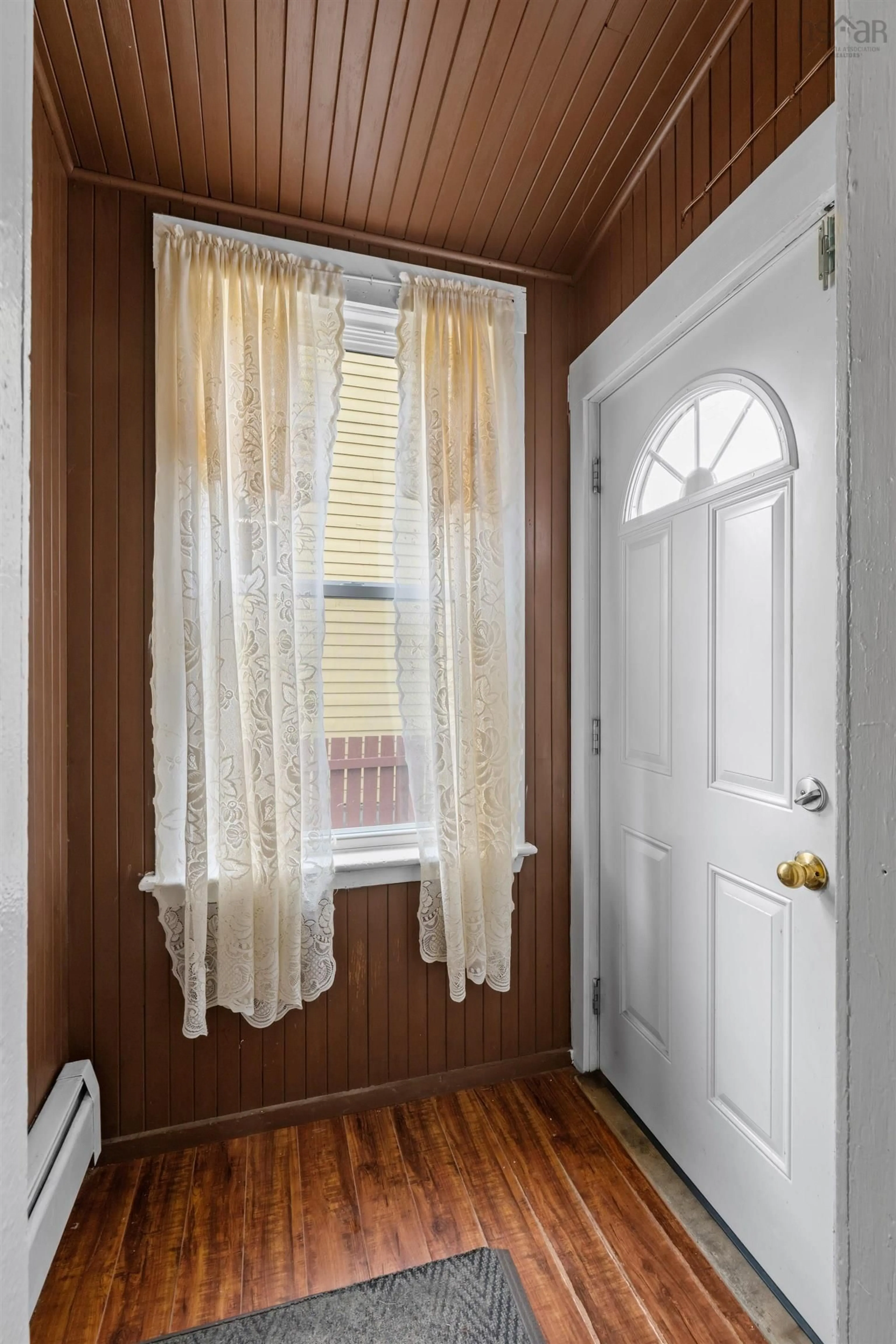 Indoor entryway for 5792 West St, Halifax Nova Scotia B3K 1H8