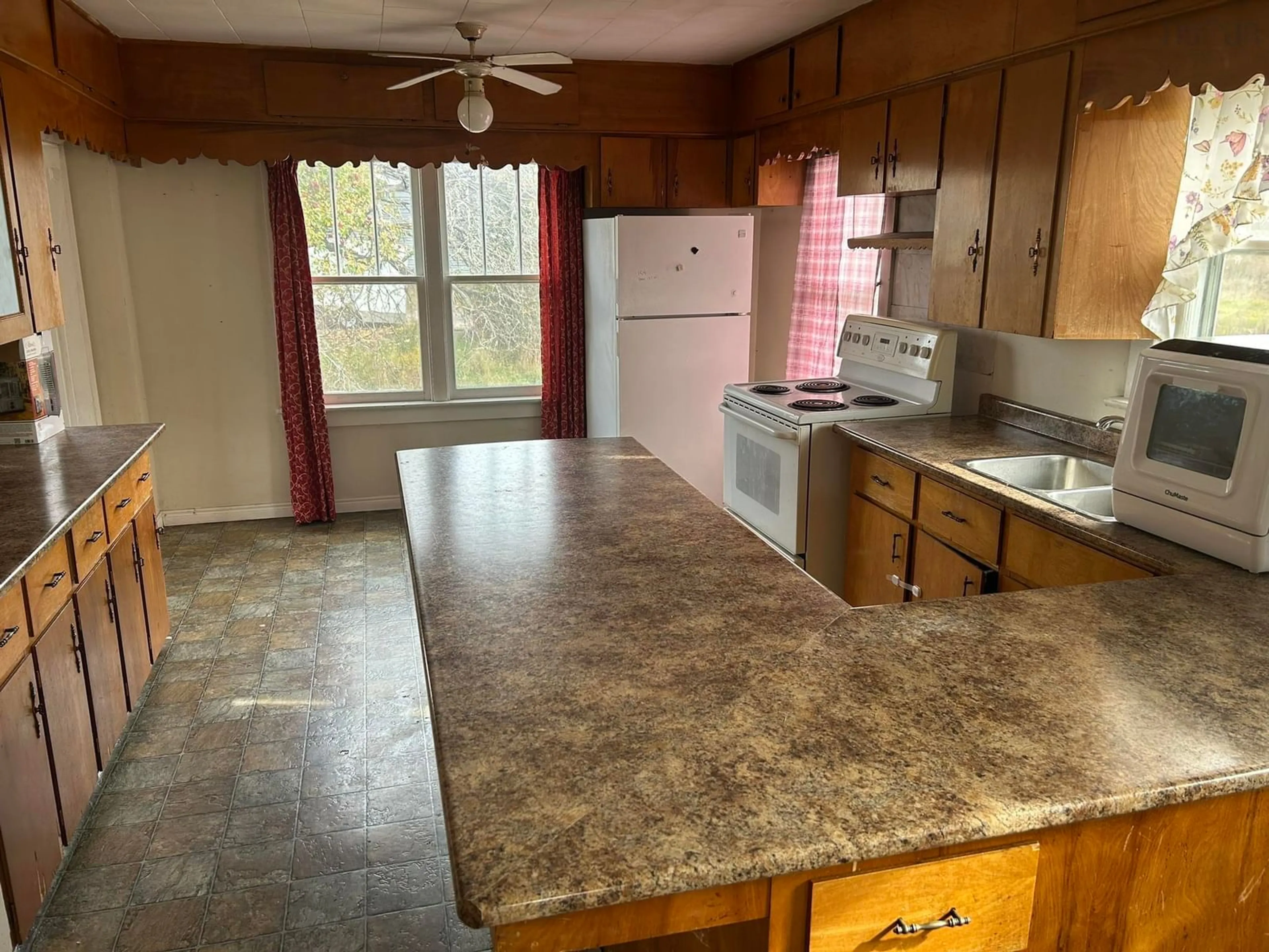Standard kitchen, unknown for 394 Pictou Rd, Bible Hill Nova Scotia B2N 2T7