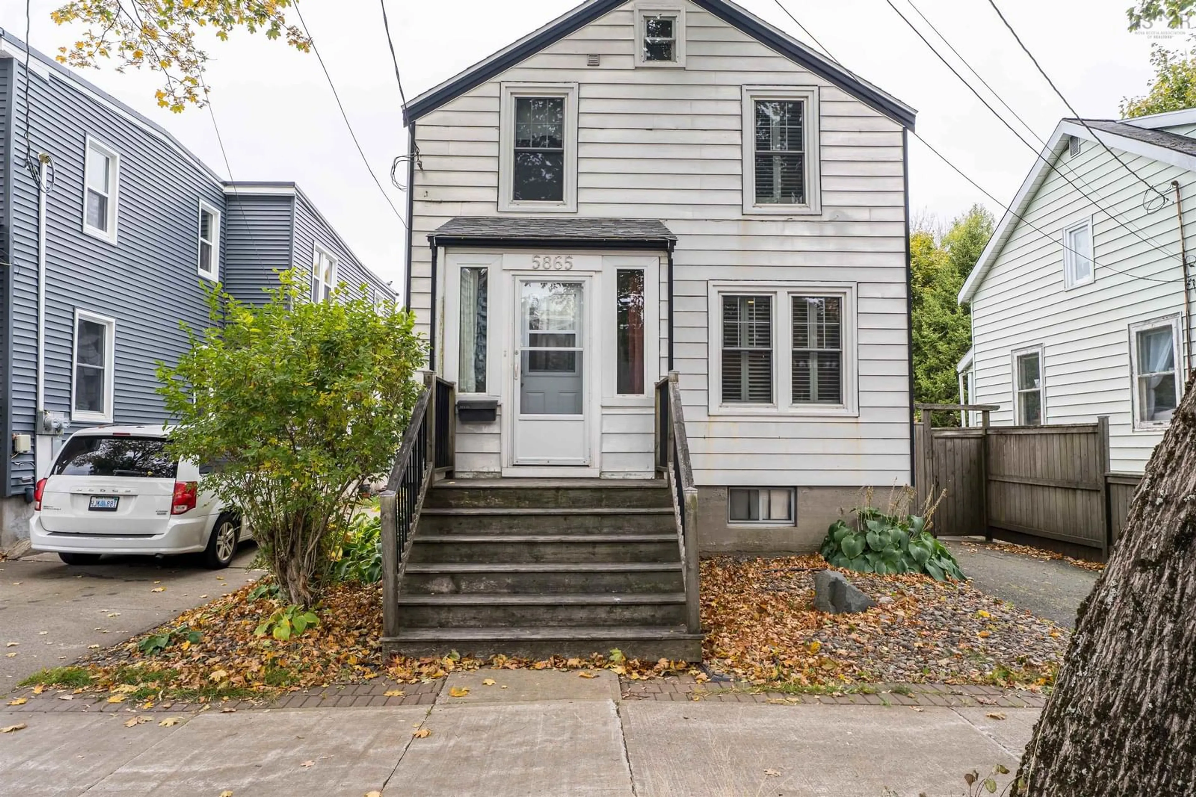 Home with vinyl exterior material, street for 5865 Kane St, Halifax Nova Scotia B3K 2B6
