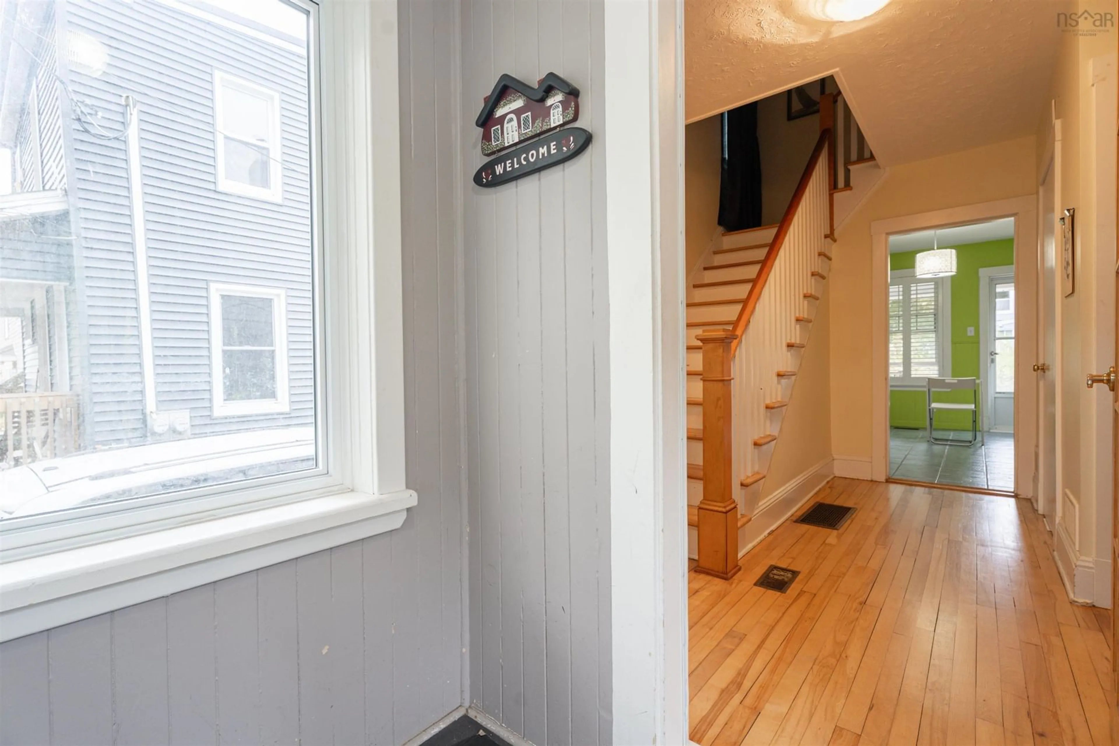 Indoor entryway for 5865 Kane St, Halifax Nova Scotia B3K 2B6