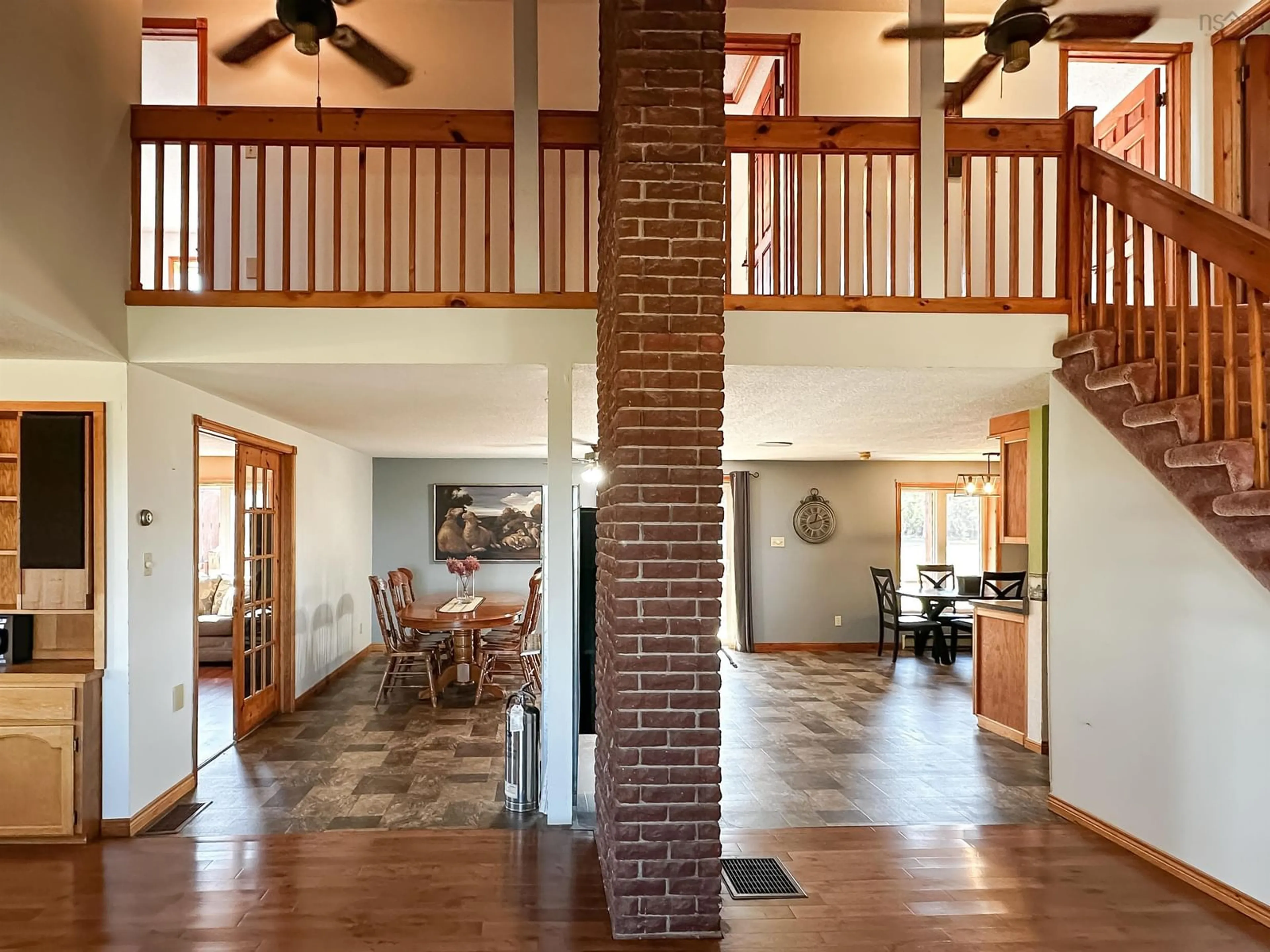 Indoor foyer for 900 Harmony Rd, Kingston Nova Scotia B0P 1R0