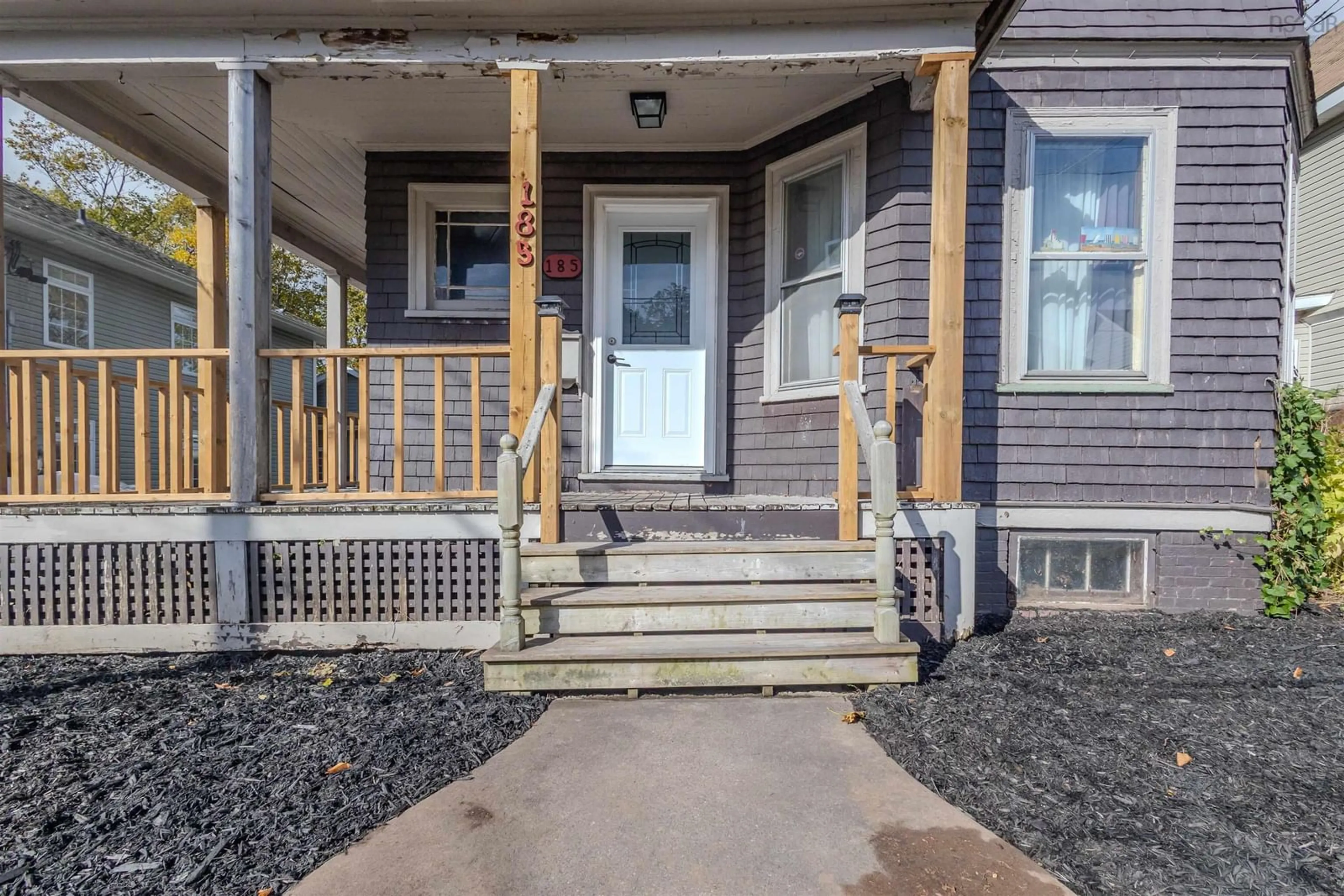 Unknown for 185 Park St, Sydney Nova Scotia B1P 4W7