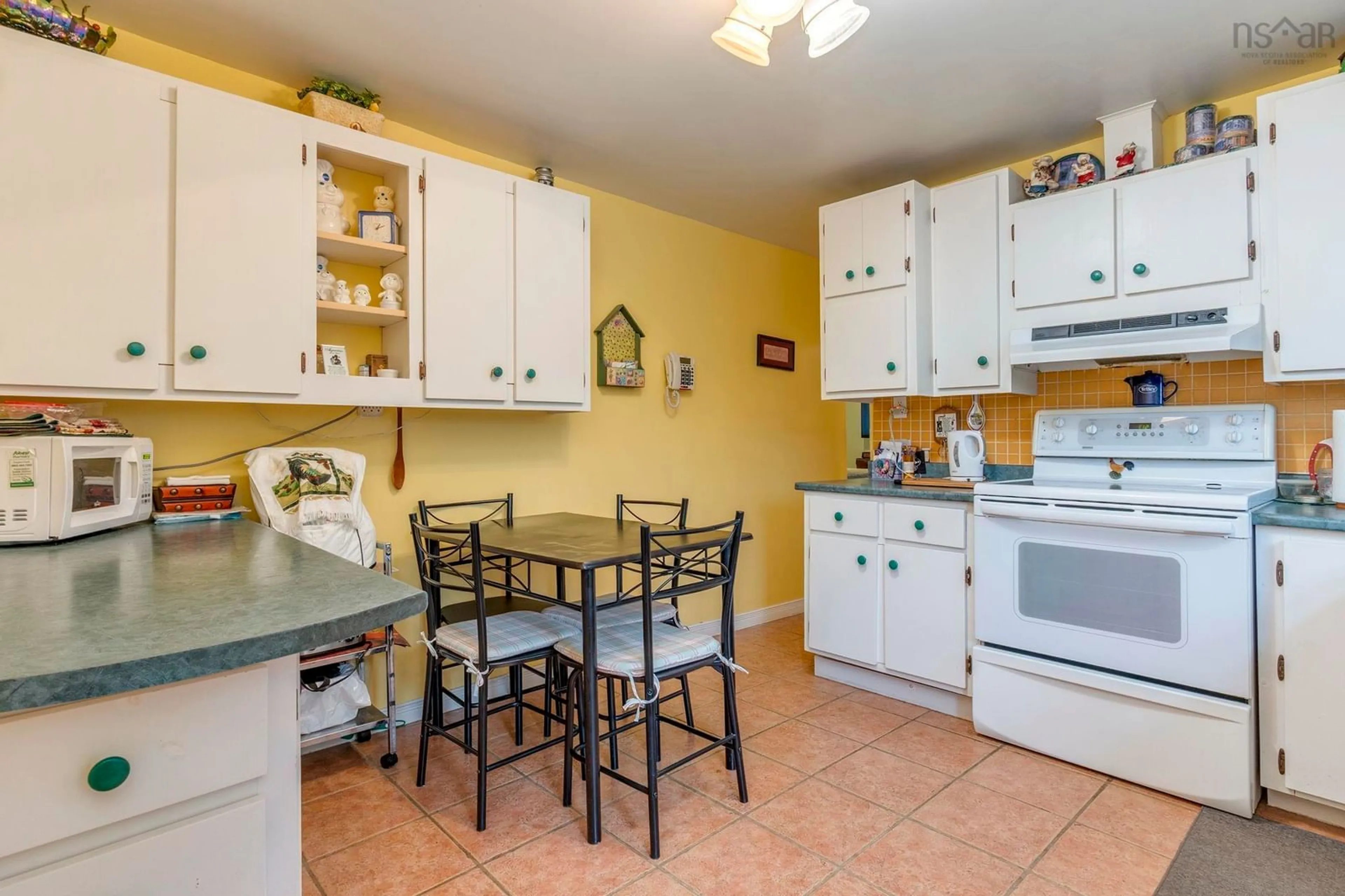 Standard kitchen, ceramic/tile floor for 164 Main Ave, Halifax Nova Scotia B3M 1B2