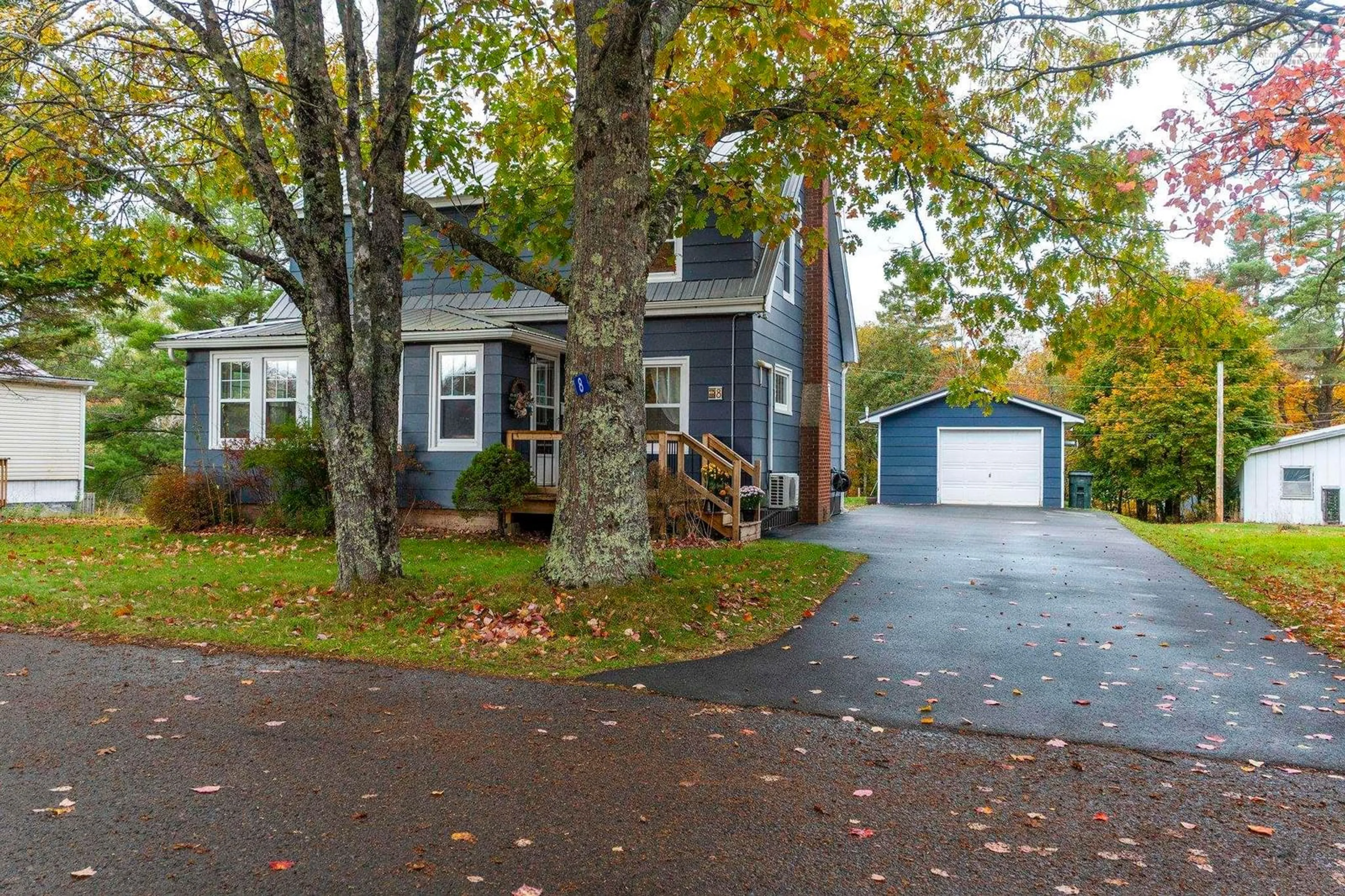 Home with vinyl exterior material, street for 8 Highland Ave, Brookfield Nova Scotia B0N 1C0