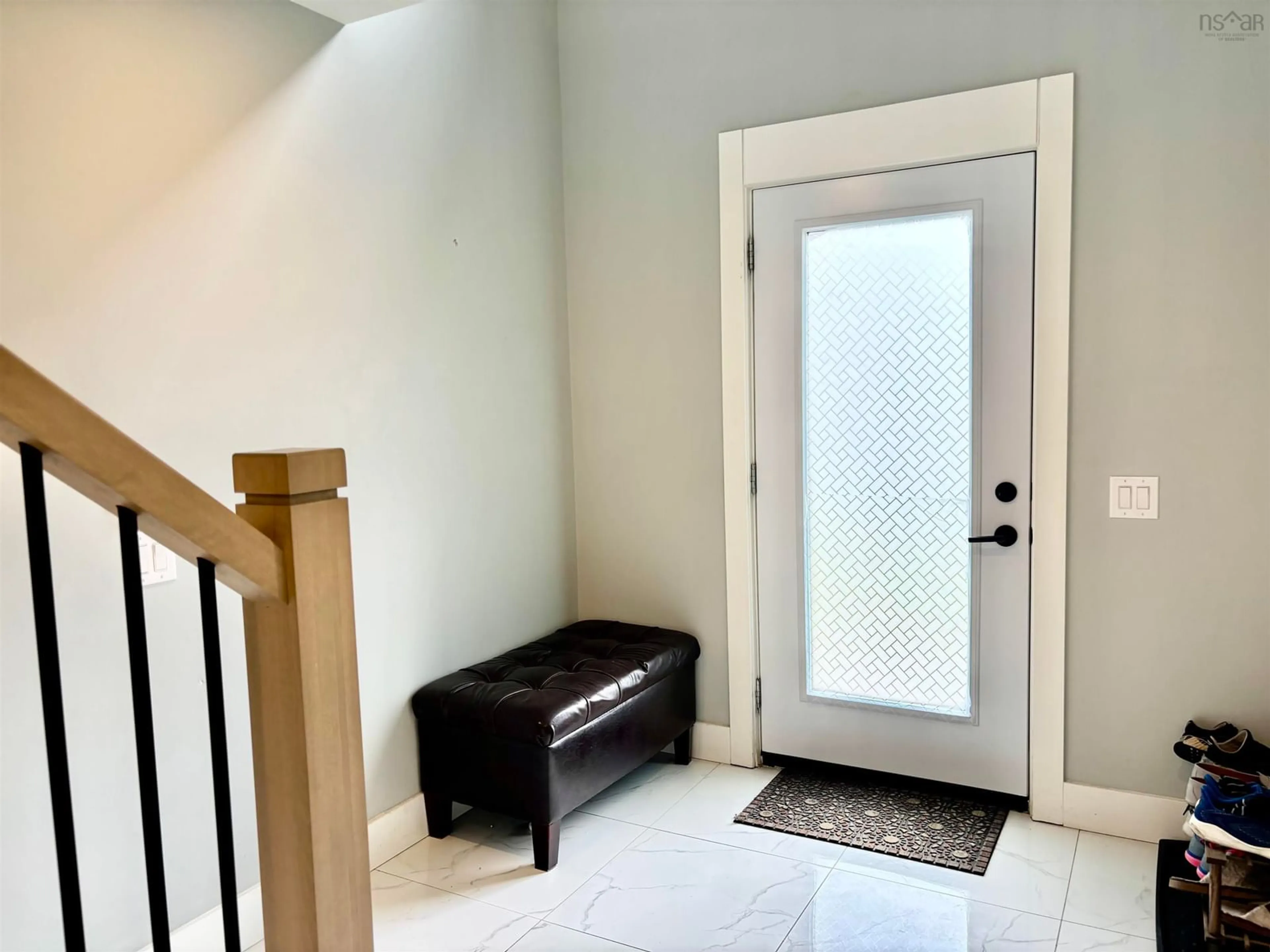 Indoor entryway for 78 Honeygold Dr, Halifax Nova Scotia B3R 0G2