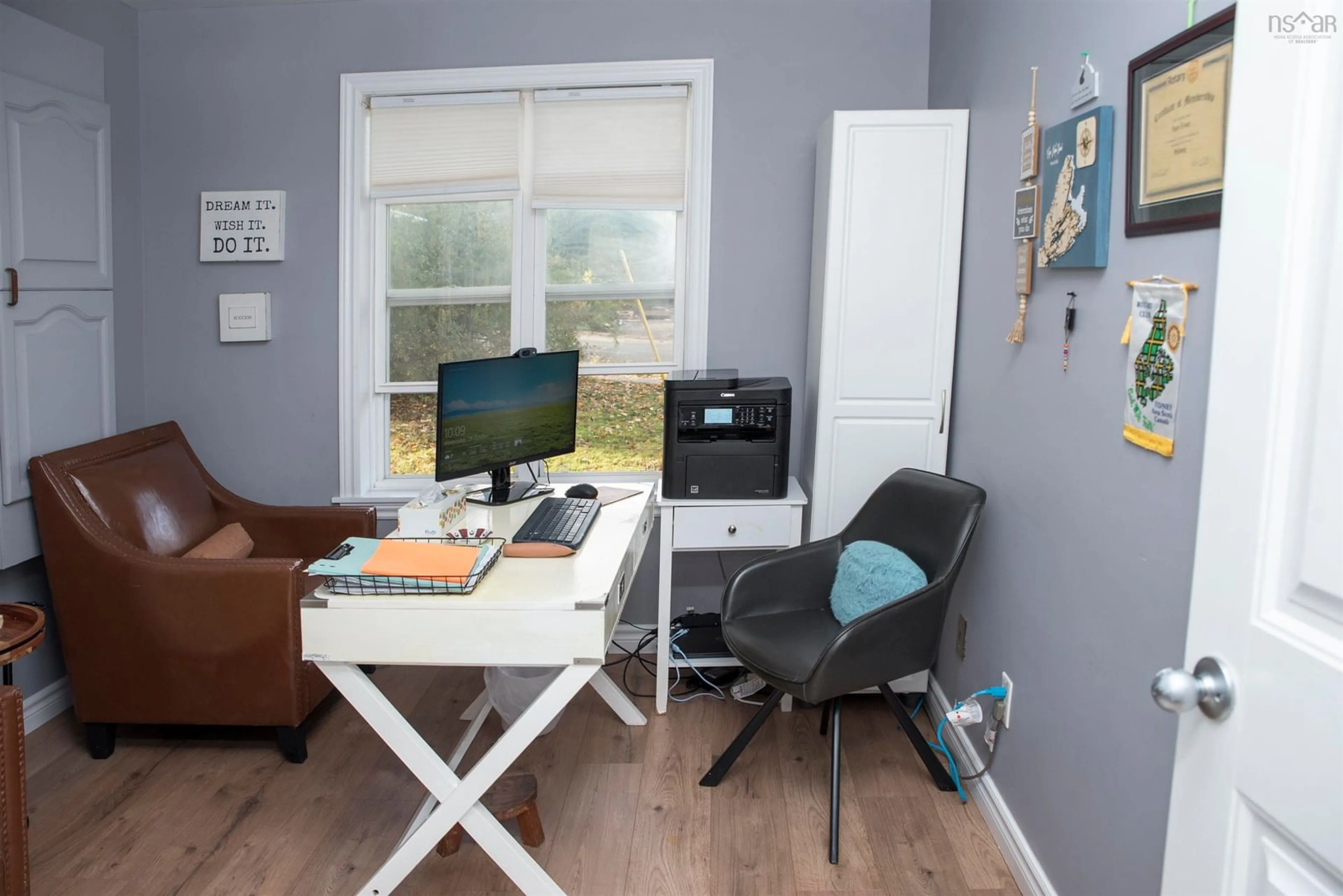 A pic of a room for 20 Thomas St, Sydney Nova Scotia B1S 2R3