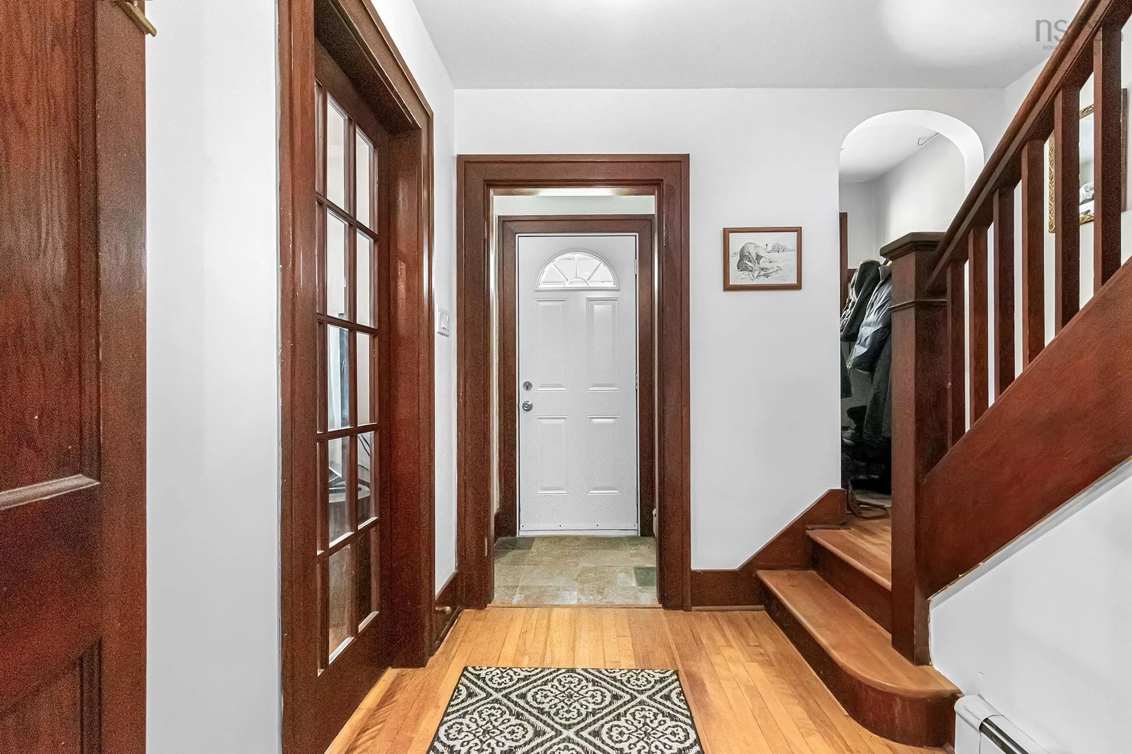 Indoor entryway for 30 Woodbury Dr, Halifax Nova Scotia B3M 1Z5