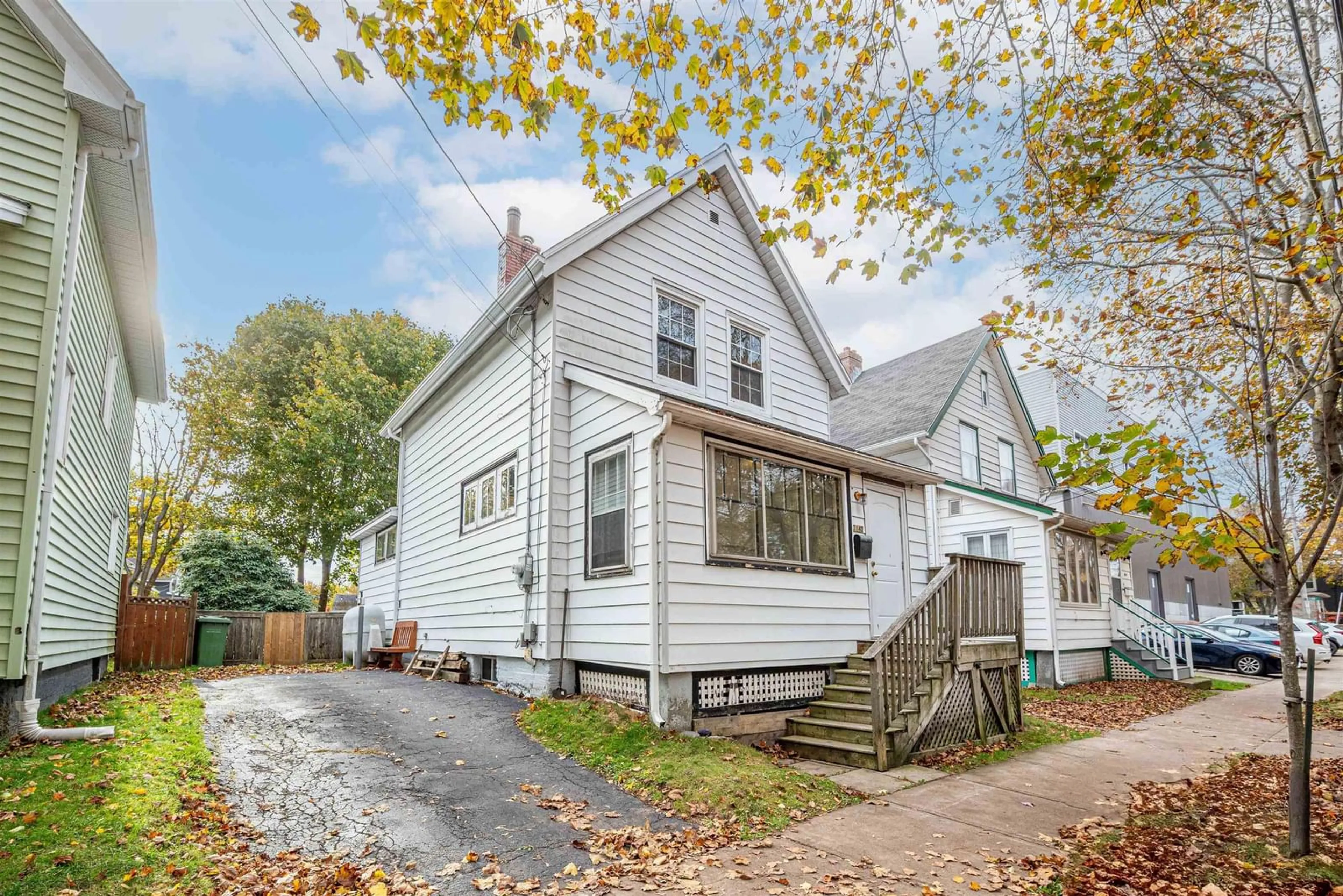 Home with vinyl exterior material, street for 3140 Agricola St, Halifax Nova Scotia B3K 4G5