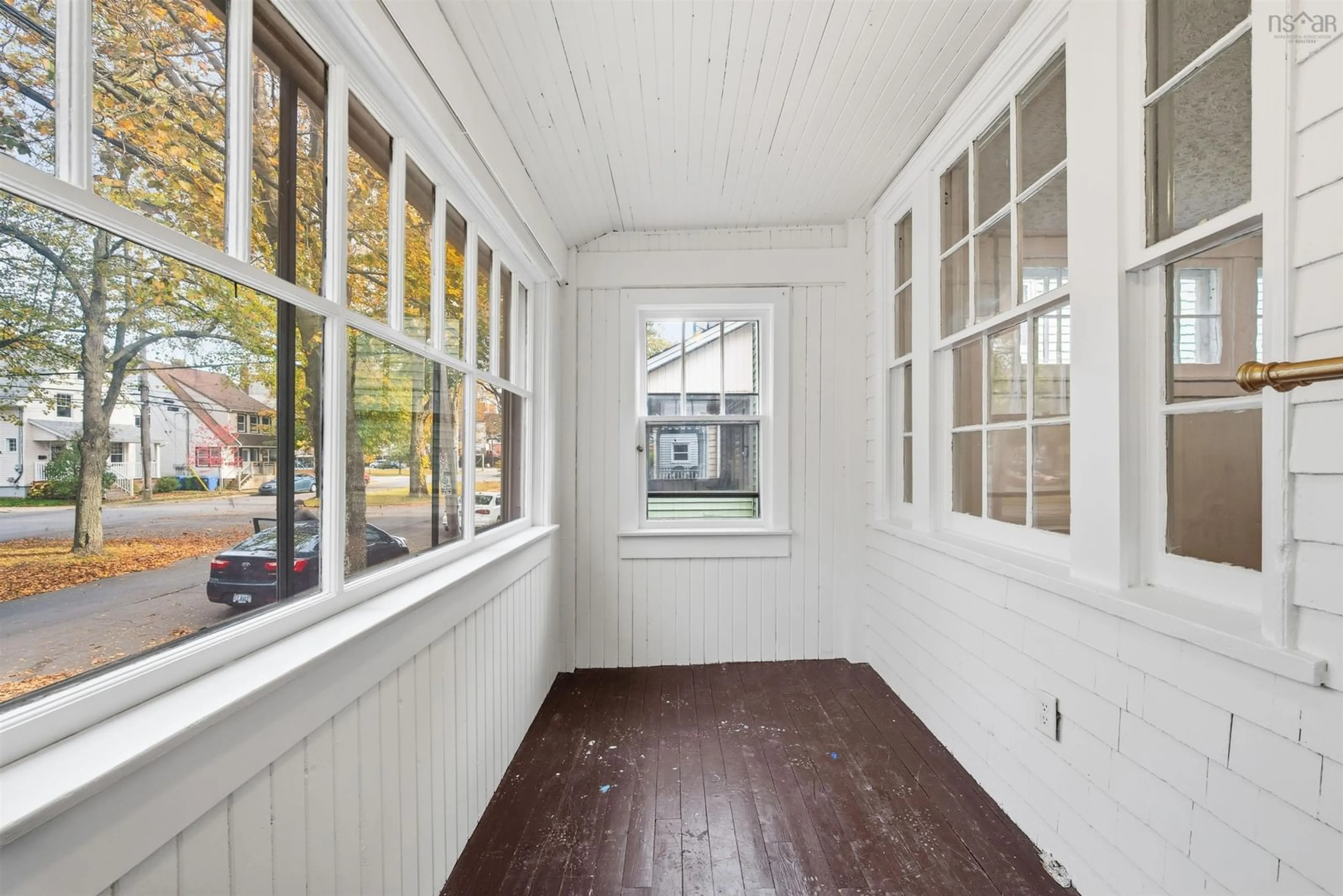 Indoor entryway for 3140 Agricola St, Halifax Nova Scotia B3K 4G5