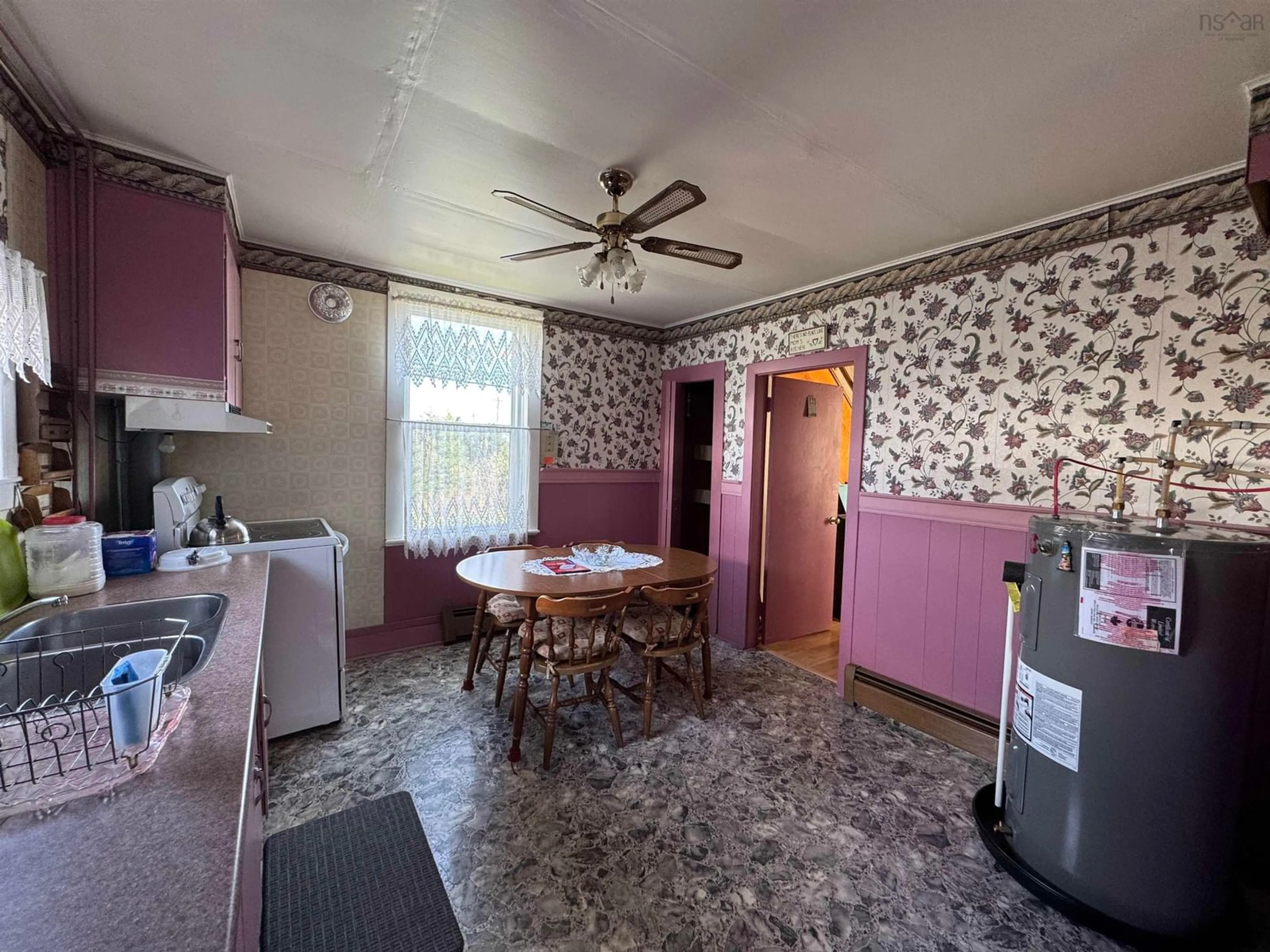 Standard kitchen, unknown for 37 Kent St, Louisbourg Nova Scotia B1C 1G2