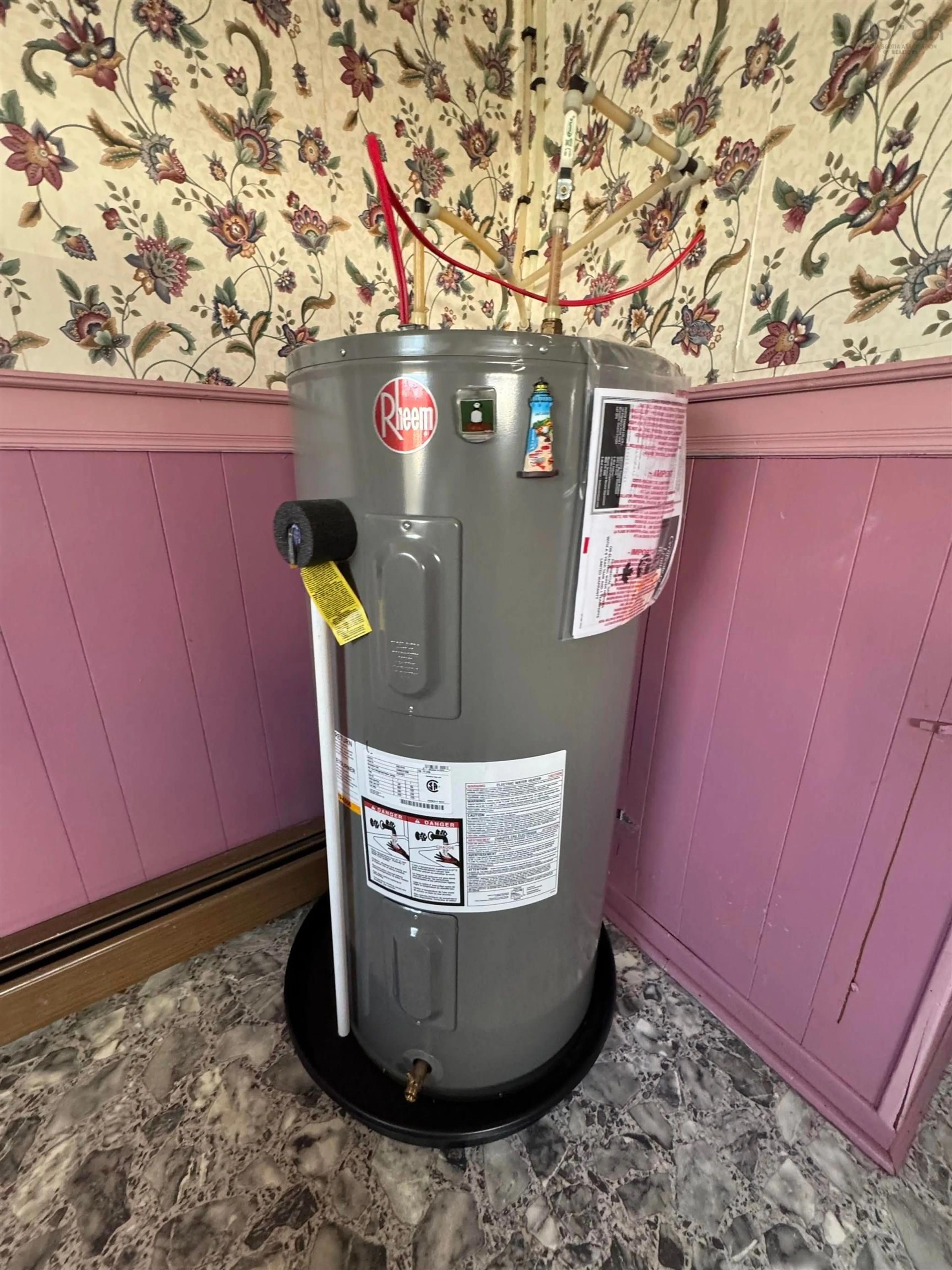 A pic of a room for 37 Kent St, Louisbourg Nova Scotia B1C 1G2