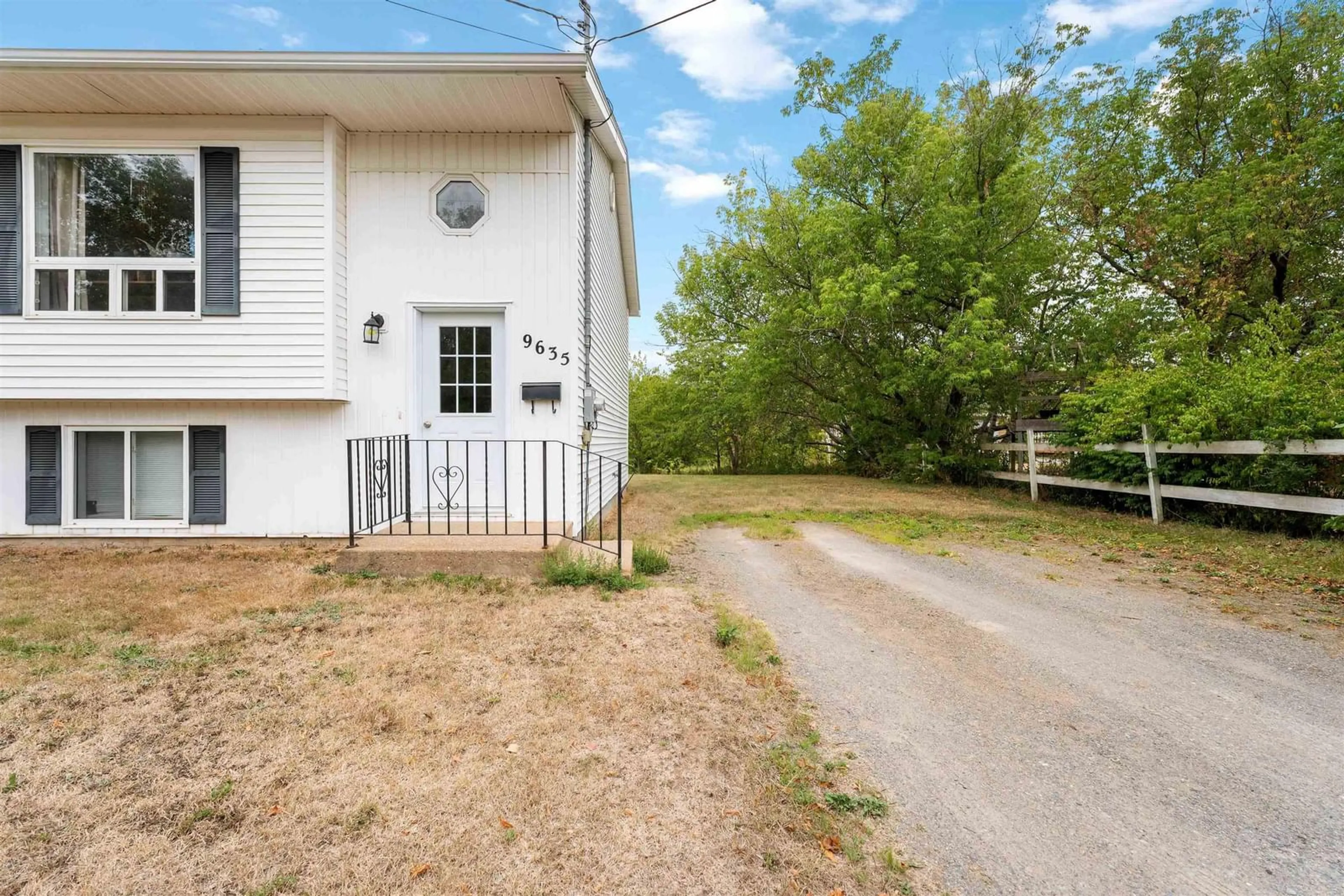 Unknown for 9635/9637 Commercial St, New Minas Nova Scotia B4N 3G6