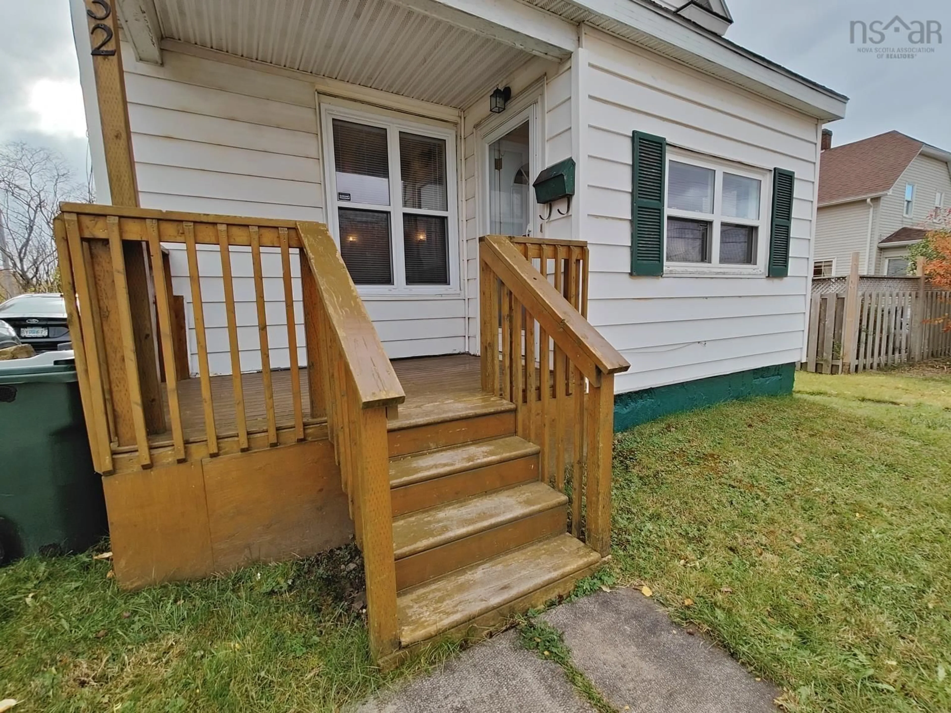 Unknown for 32 Mercer St, Sydney Nova Scotia B1N 2X7