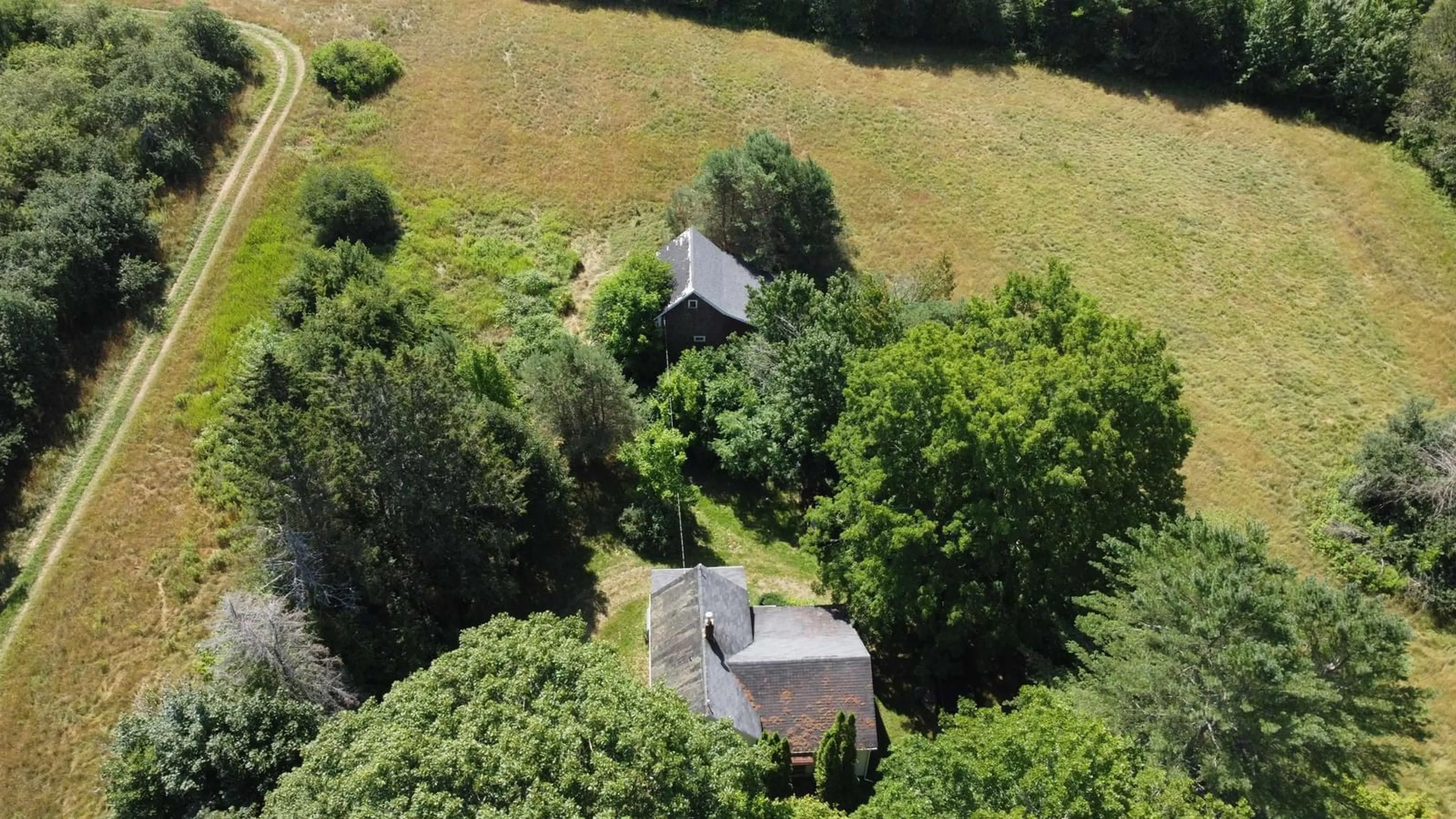 A pic from outside/outdoor area/front of a property/back of a property/a pic from drone, unknown for 562 Messenger Rd, Tremont Nova Scotia B0P 1R0