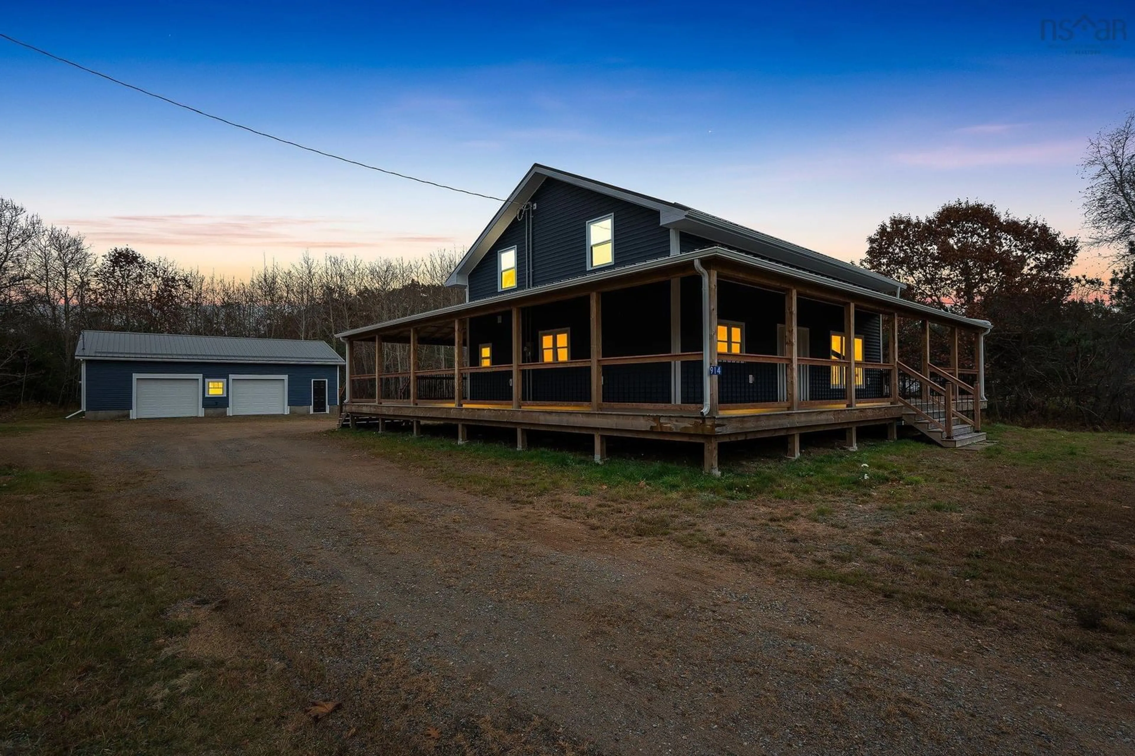 A pic from outside/outdoor area/front of a property/back of a property/a pic from drone, building for 914 Maple Ave, Aylesford Nova Scotia B0P 1C0