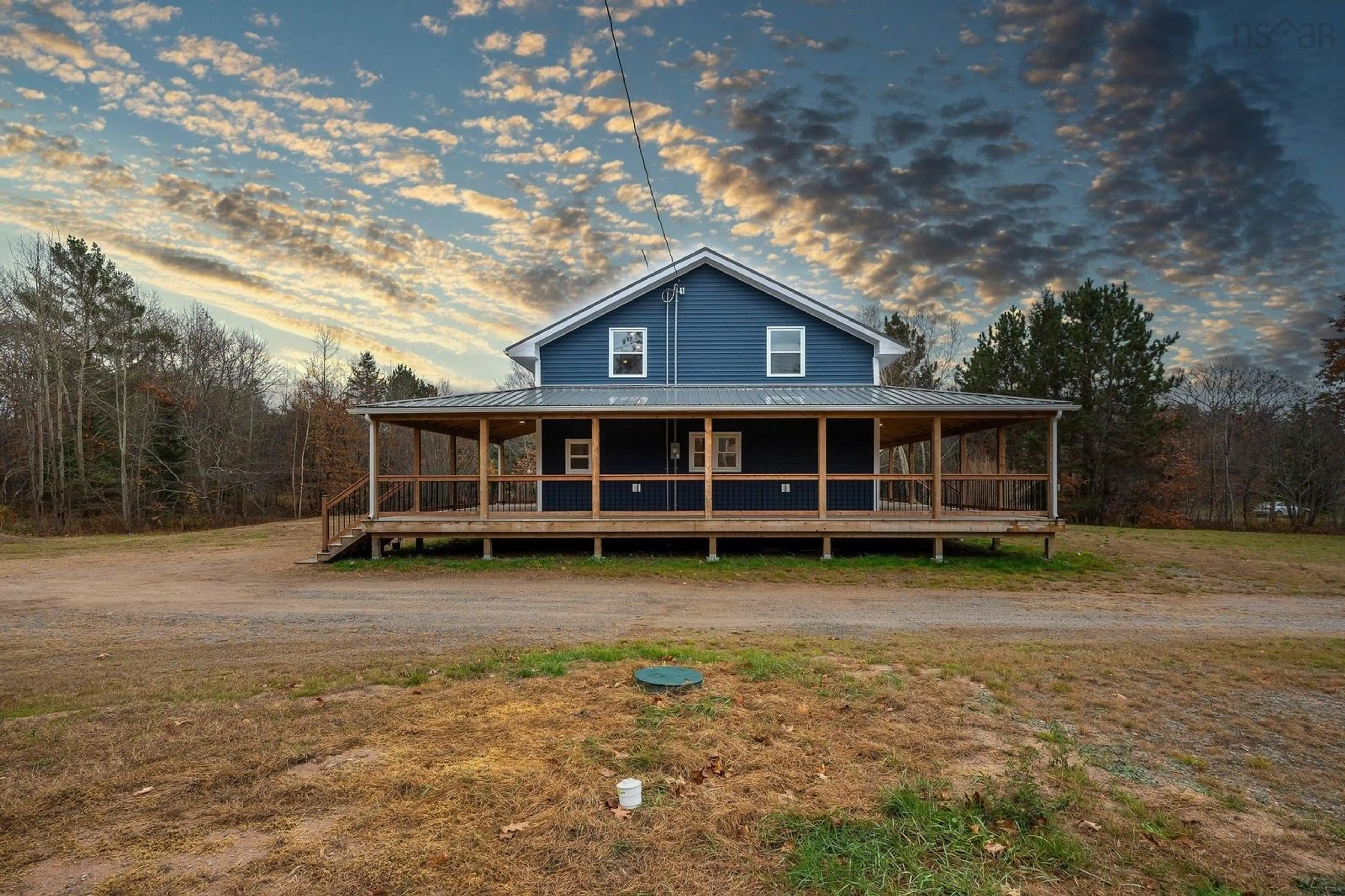 A pic from outside/outdoor area/front of a property/back of a property/a pic from drone, building for 914 Maple Ave, Aylesford Nova Scotia B0P 1C0