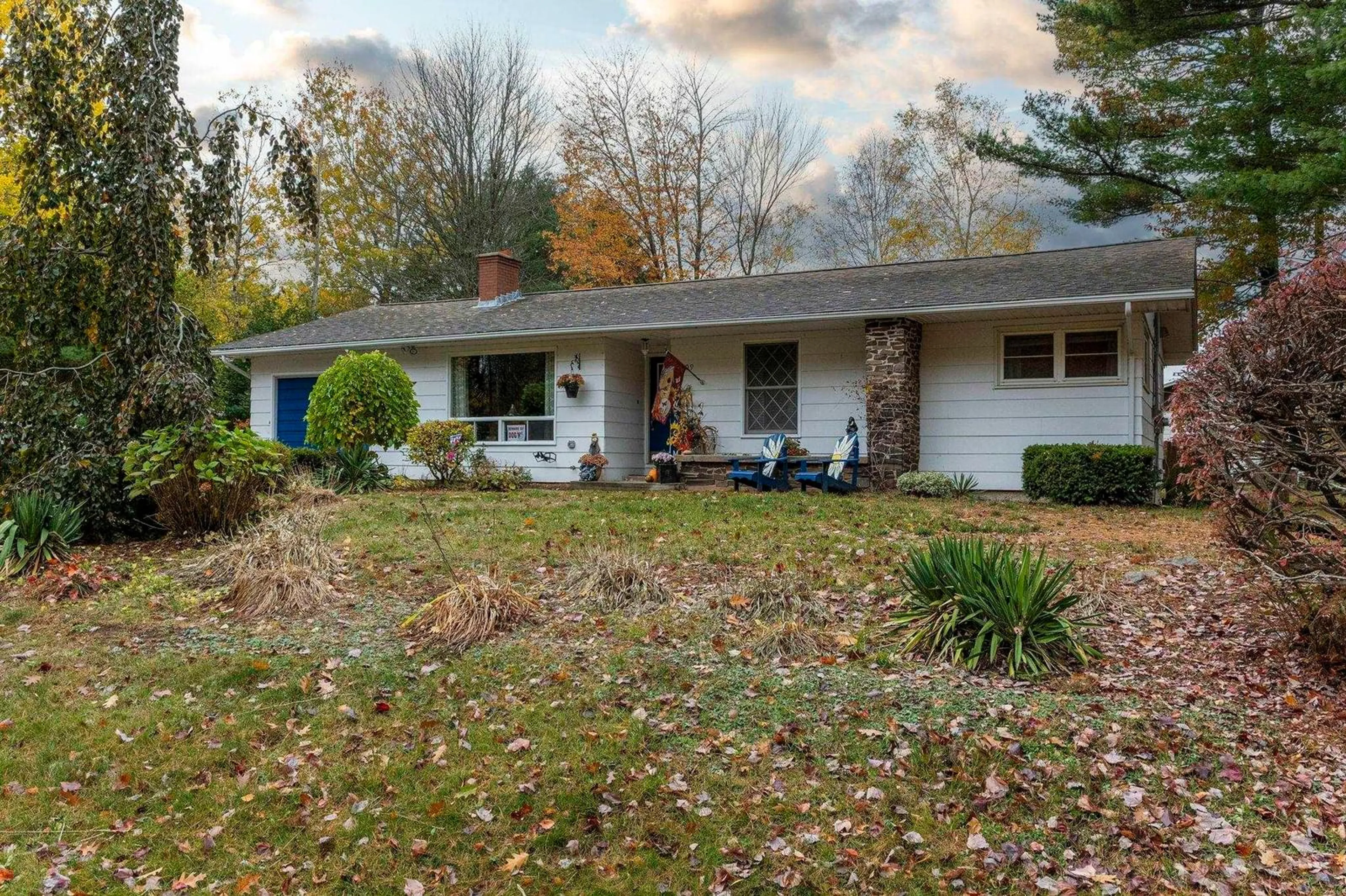 Home with vinyl exterior material, unknown for 1009 White Pine Dr, Centreville Nova Scotia B0P 1J0