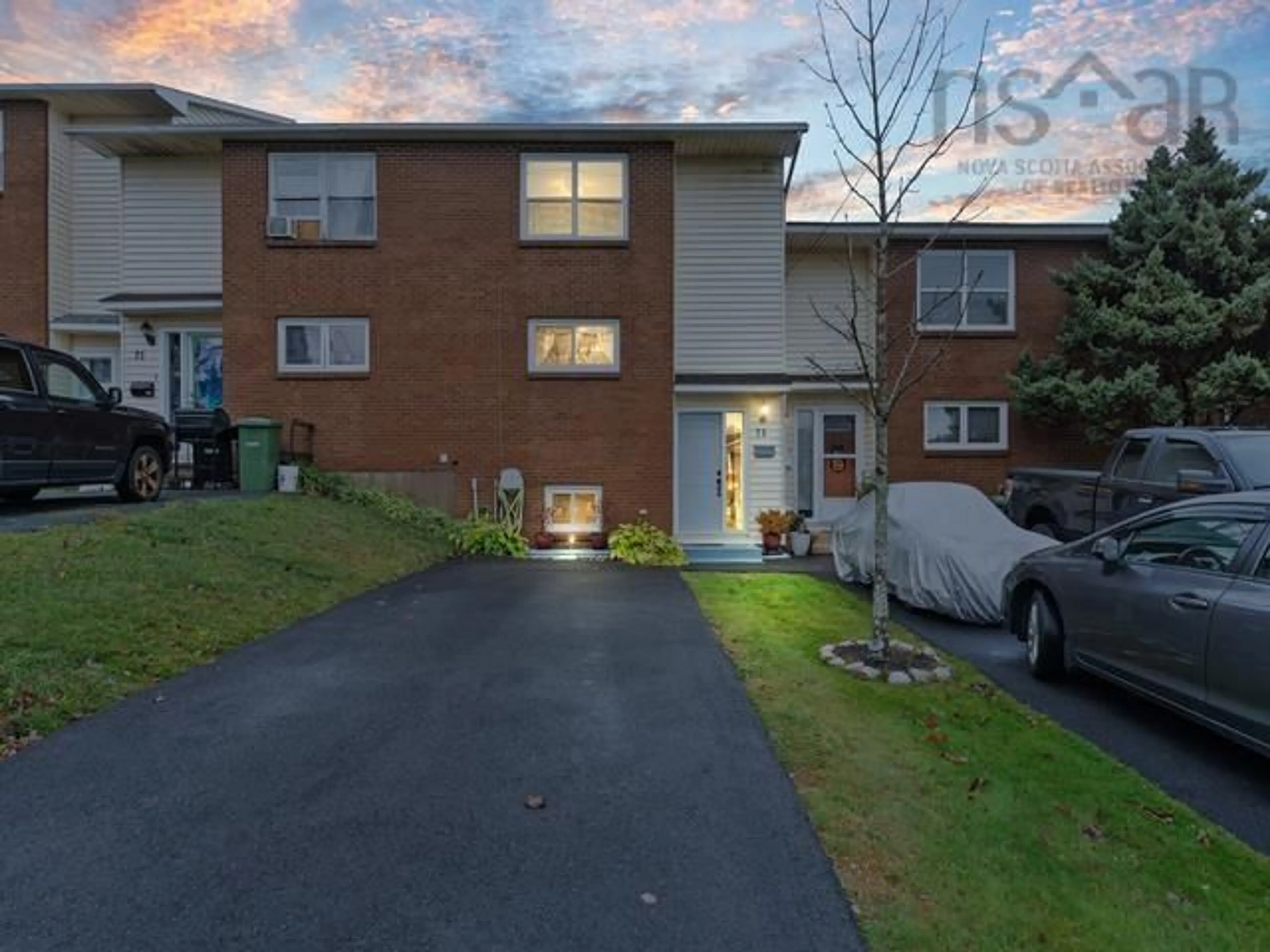 A pic from outside/outdoor area/front of a property/back of a property/a pic from drone, street for 73 Chameau Cres, Cole Harbour Nova Scotia B2W 5G5