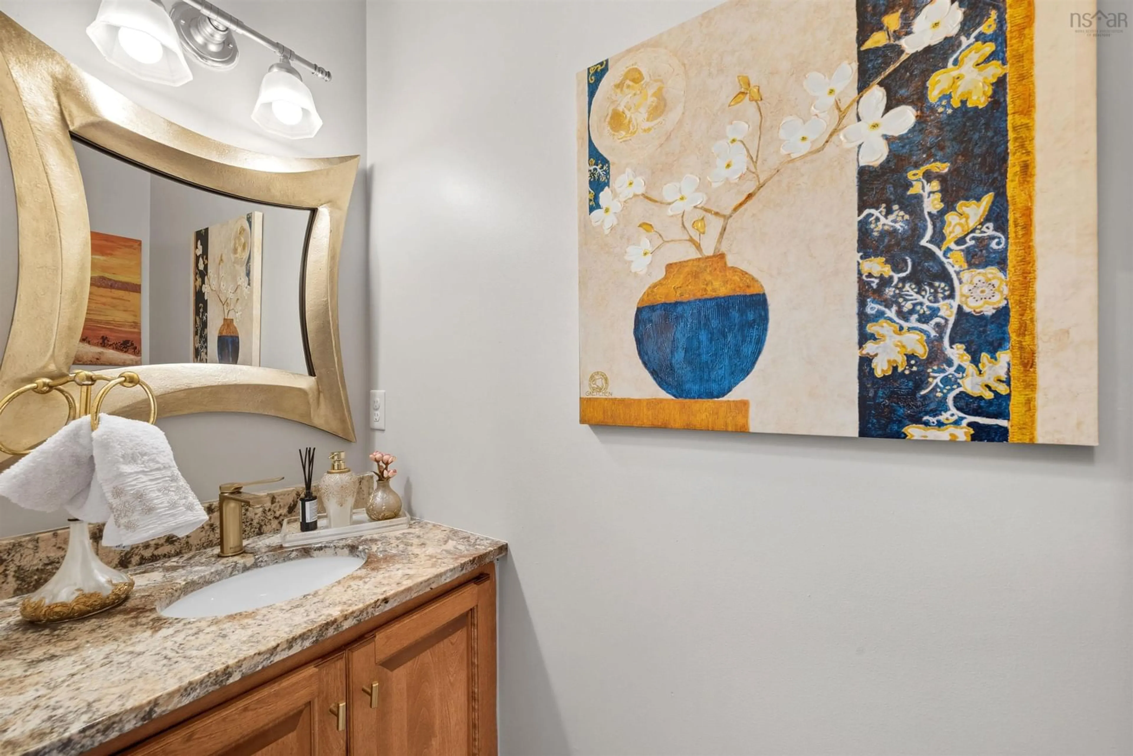 Standard bathroom, ceramic/tile floor for 7 Fathom Crt, Halifax Nova Scotia B3M 0A7